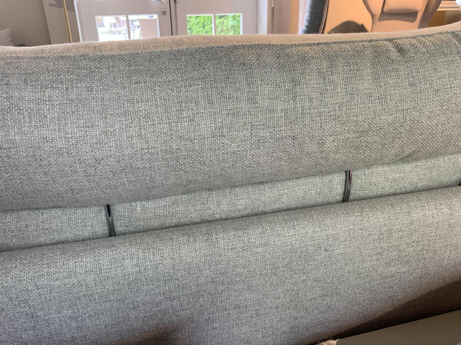 COR - Sofa Conseta Stoff 93 Lichtgrau Kufen Chrom mit 2 Armlehnkissen und Kopfstütze - 23