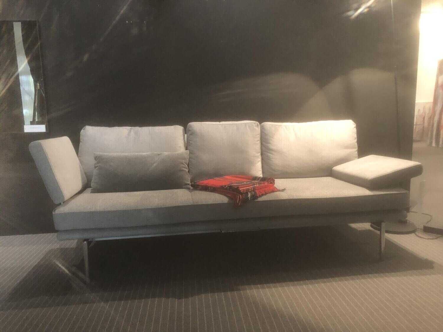 walter-knoll-sofa-living-platform-stoff-dahna-7861-silber-mit-3-kissen-26f01de5d6f9f2yGwvSMNz177 Walter Knoll - Sofa Living Platform Stoff Dahna 7861 Silber mit 3 Kissen - 2