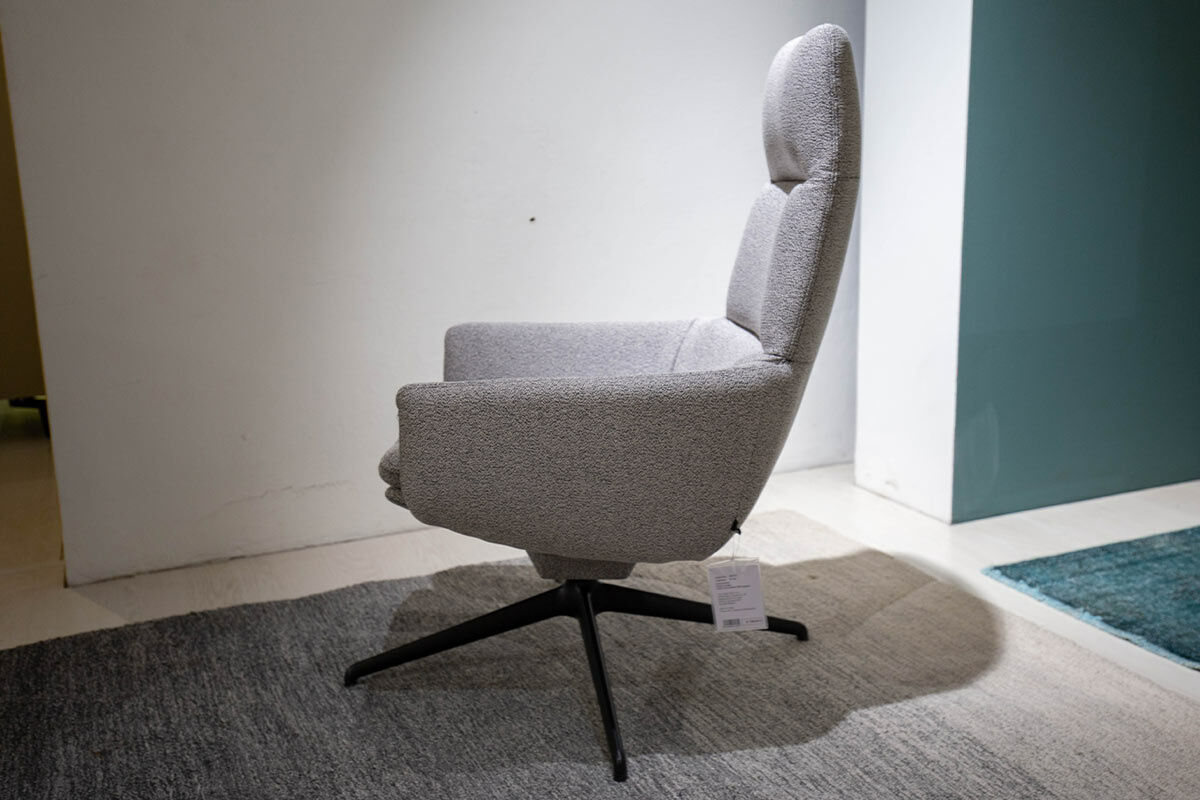 KFF - Sessel Feye Stoff Sera 2804 Pepper Hellgrau Gestell Metall Schwarz mit Hocker - 8