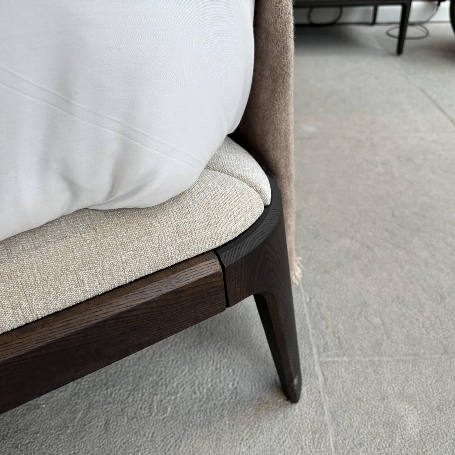 Poliform - Polsterbett Kelly Stoff Lima 64 Corda Grau Beige Gestell Eiche Spessart Massiv mit Matratze - 6