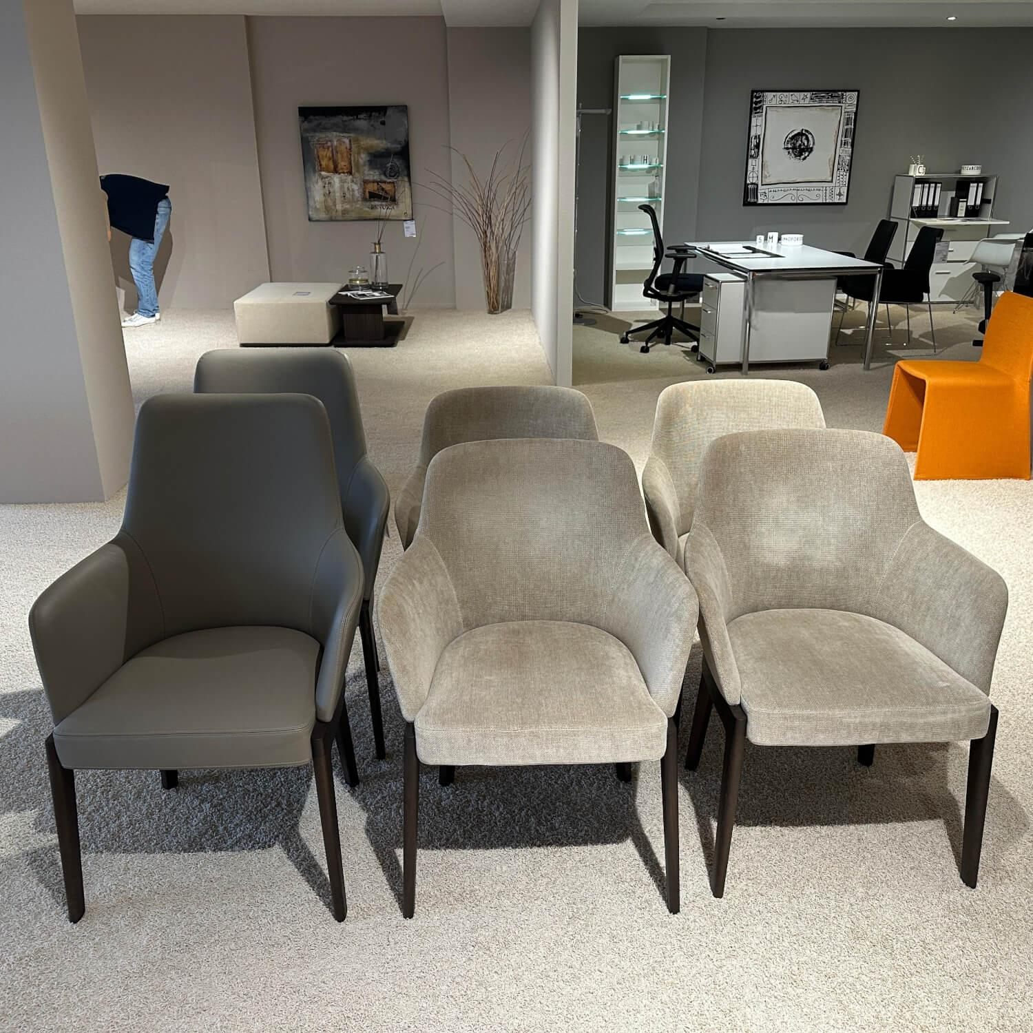 Molteni & C - 6er Set Stuhl Chelsea Stoff WF322 Wien Grau Und Leder L209 Extra Grau Beige Füße Eukalyptus Schwarz - 7