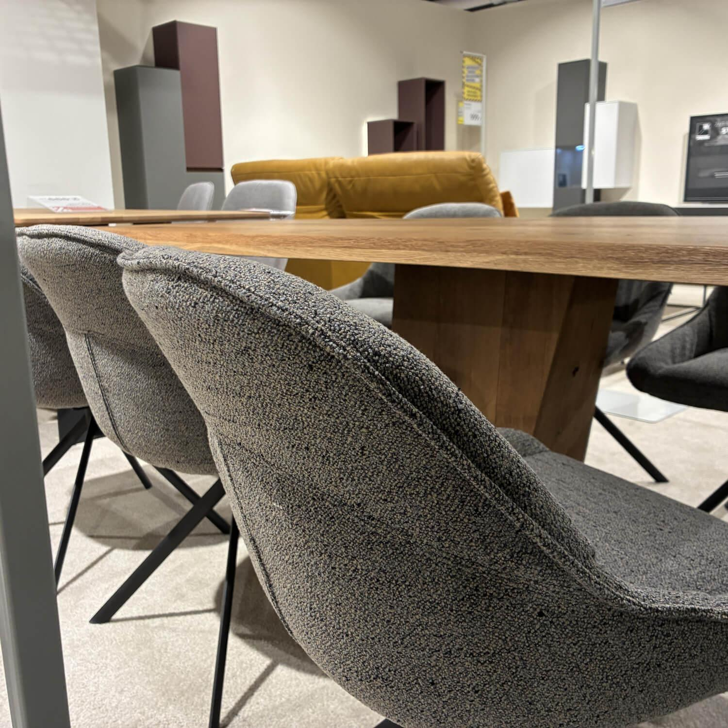 Musterring - Essgruppe Trevio Kerneiche Platte Säule Riffholz Bodenplatte Lack Anthrazit Mit 6 Stühlen Stoff Grau Meliert Drahtgestell Anthrazit Mit Drehfunktion - 2