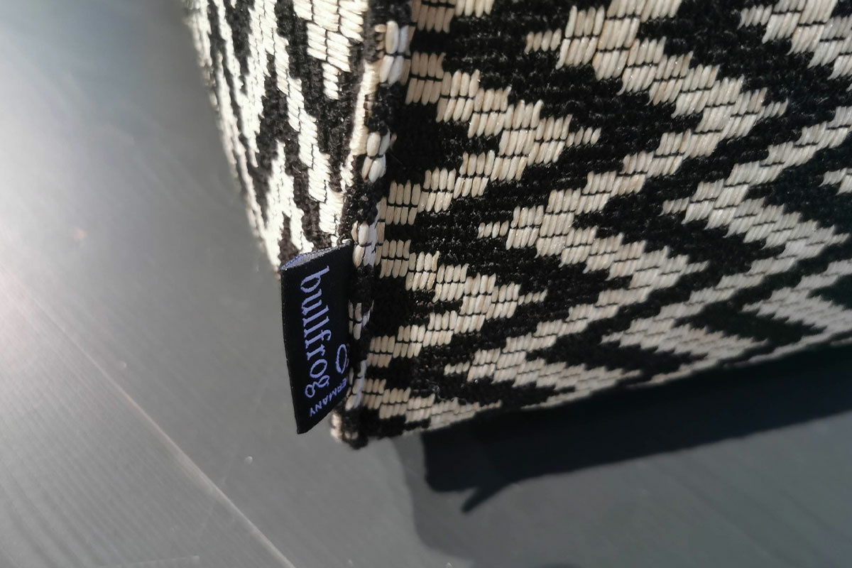 Bullfrog - Sessel Twister Stoff Q2 Emotion Schwarz Weiß Armlehne Esche Schwarz mit Hocker - 6