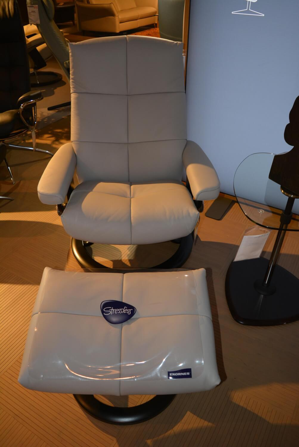 Stressless - Relaxsessel David M Leder Batick Platinum Grey mit Hocker - 2