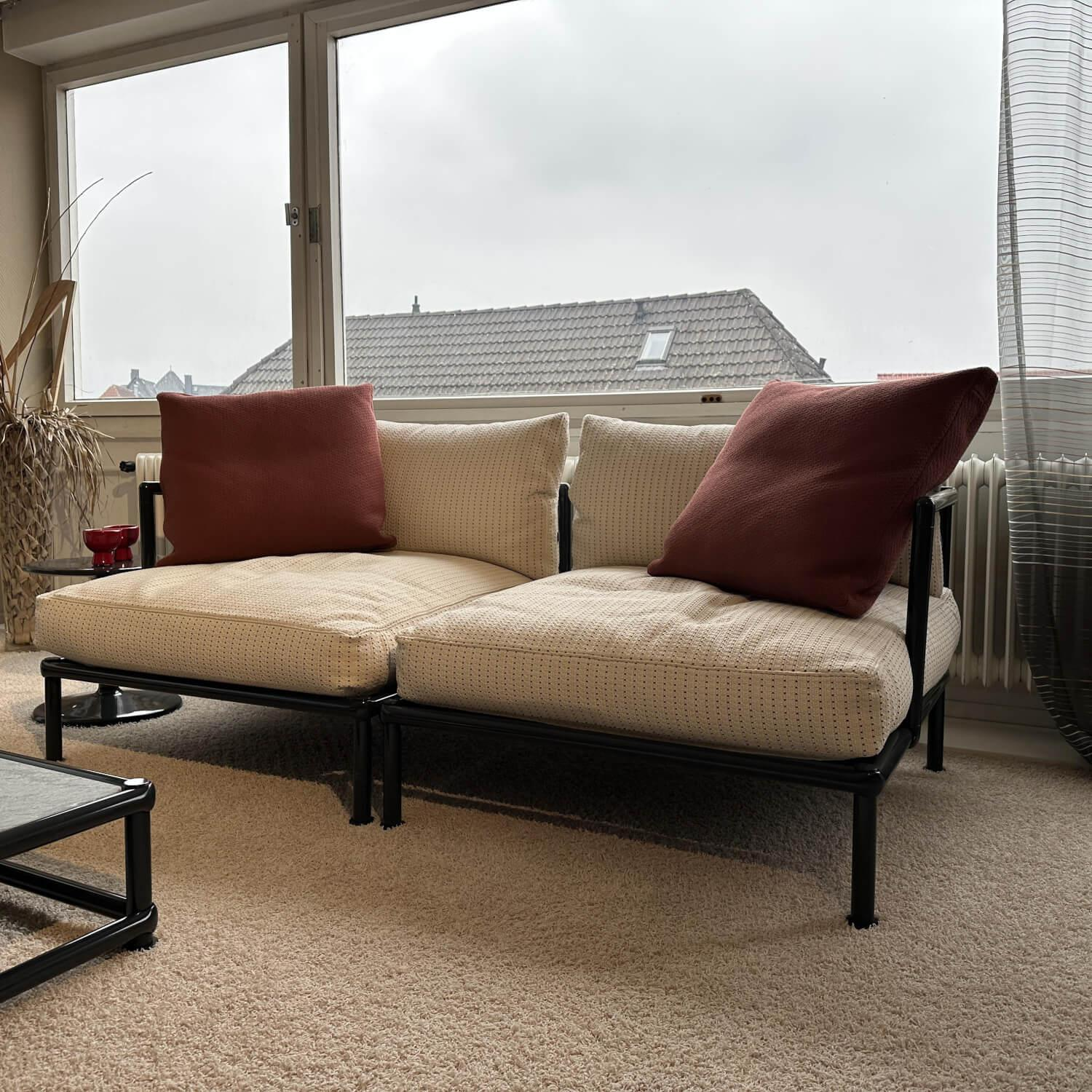 B&B Italia - Elementgruppe Nooch Stoff Lamone Weiß Quadrat Ziegelmuster Profil Lola Weiß Gestell Graphit Lackiert Inklusive Couchtische - 2