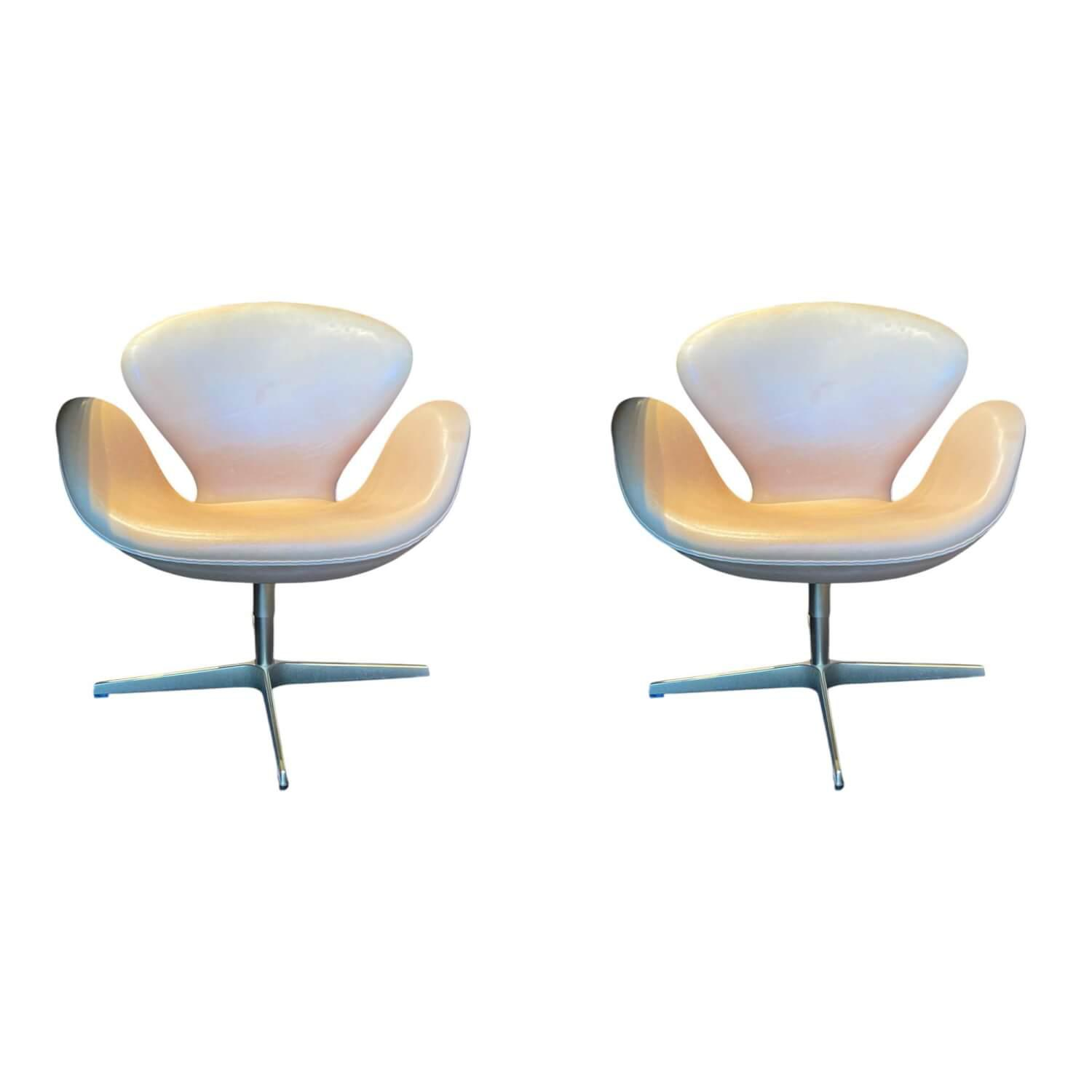 Fritz Hansen - 2er Set Stuhl Swan Chair Pure Leather Leder Natur Beige Gestell Vergoldet Drehbar - 1
