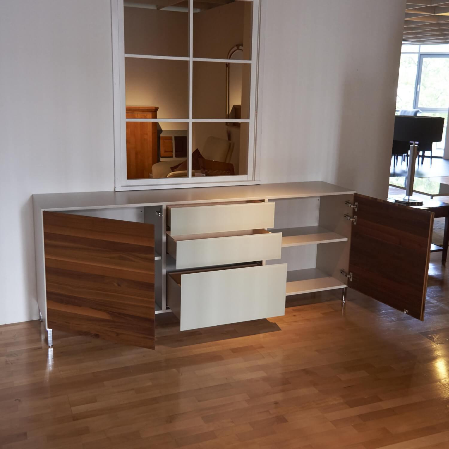 Gruber & Schlager - Sideboard Amineo Nussbaum Lack Matt Glas Matt - 5