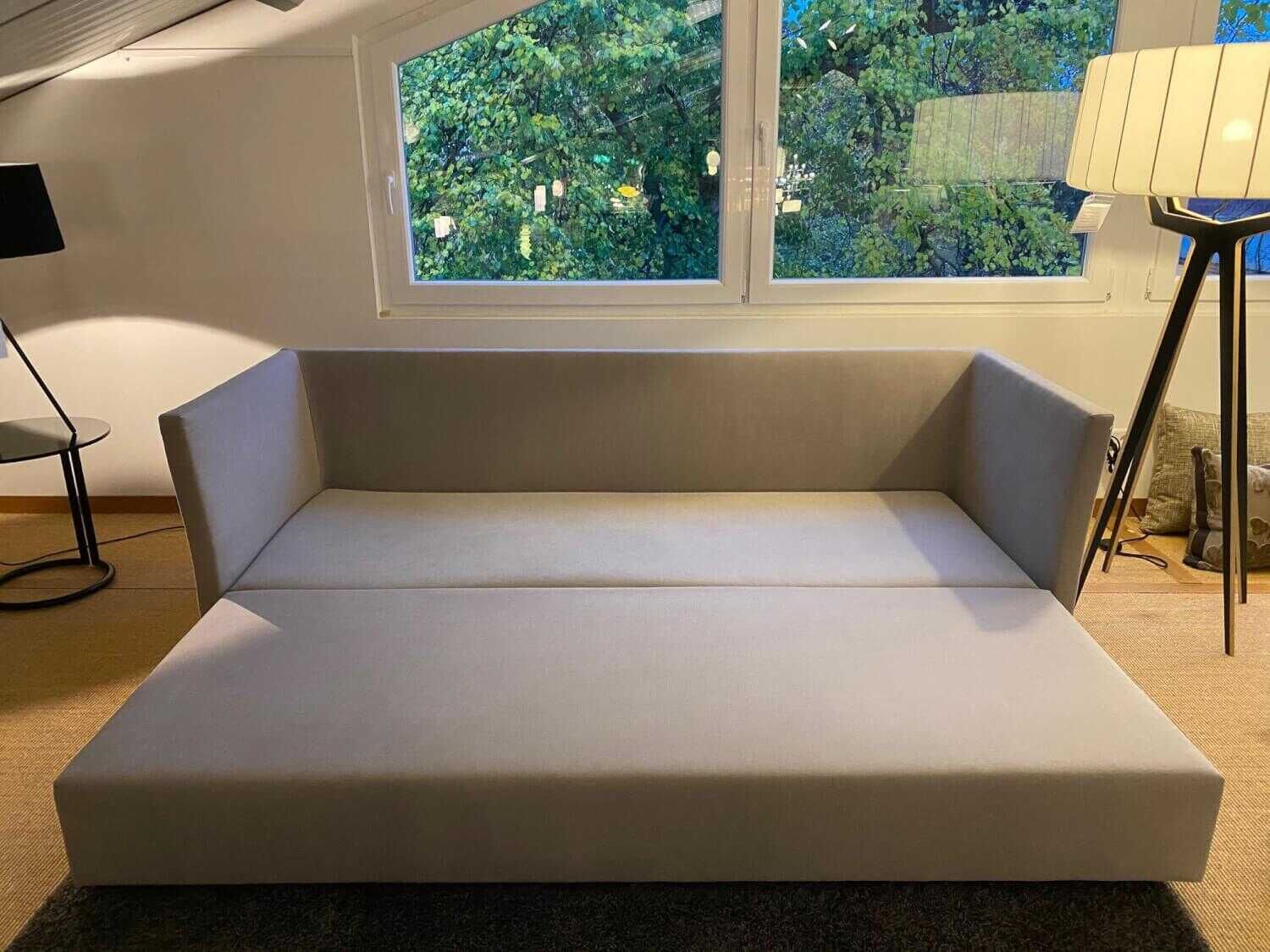 Signet - Schlafsofa Tatu Stoff Villa Nova Sahara III Grau mit ausklappbarer Liegefläche - 6