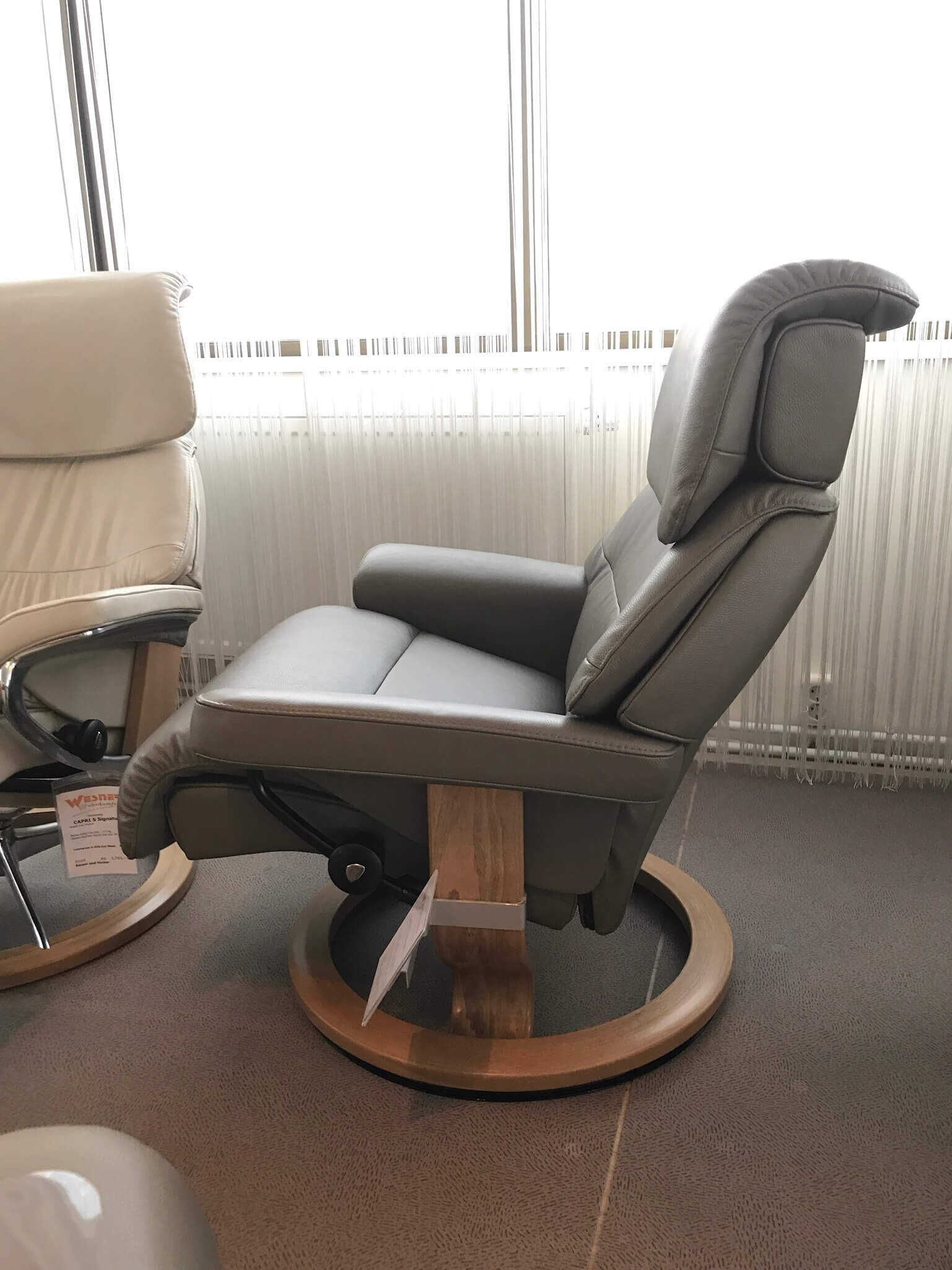 070-02-00206d Stressless - Sessel Capri L Leder Grau Paloma Classic mit Hocker - 5