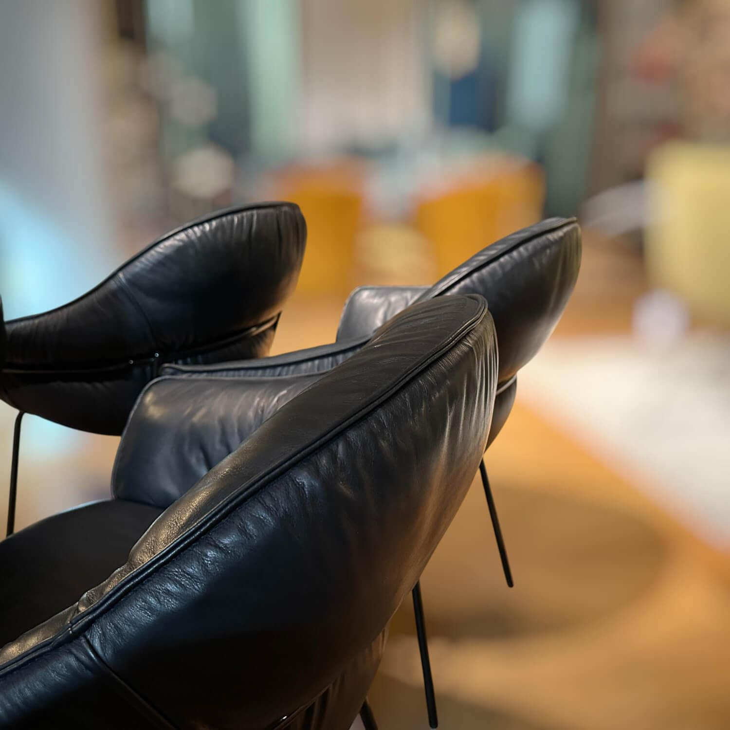 Freifrau - 6er Set Armlehnstühle Marie Leder Adora Ebony 95001 Schwarz Gestell 4-Fuß Stahlgestell Schwarzchrom ME400 - 2