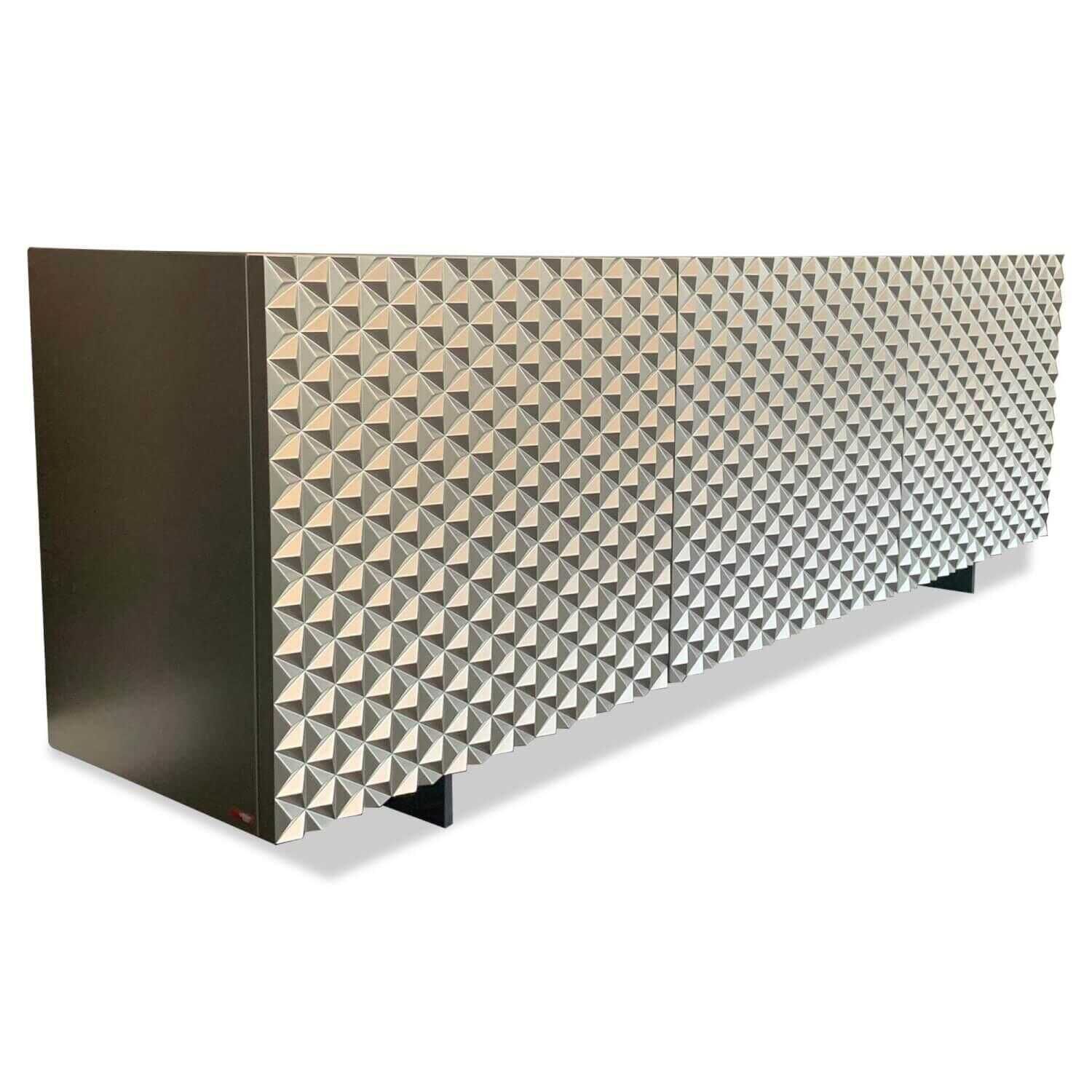 cattelan-italia-sideboard-royalton-3-t-C3-BCrig-mit-glaseinlegeb-C3-B6den-a359a16afdd7 Cattelan Italia - Sideboard Royalton 3-türig mit Glaseinlegeböden - 1