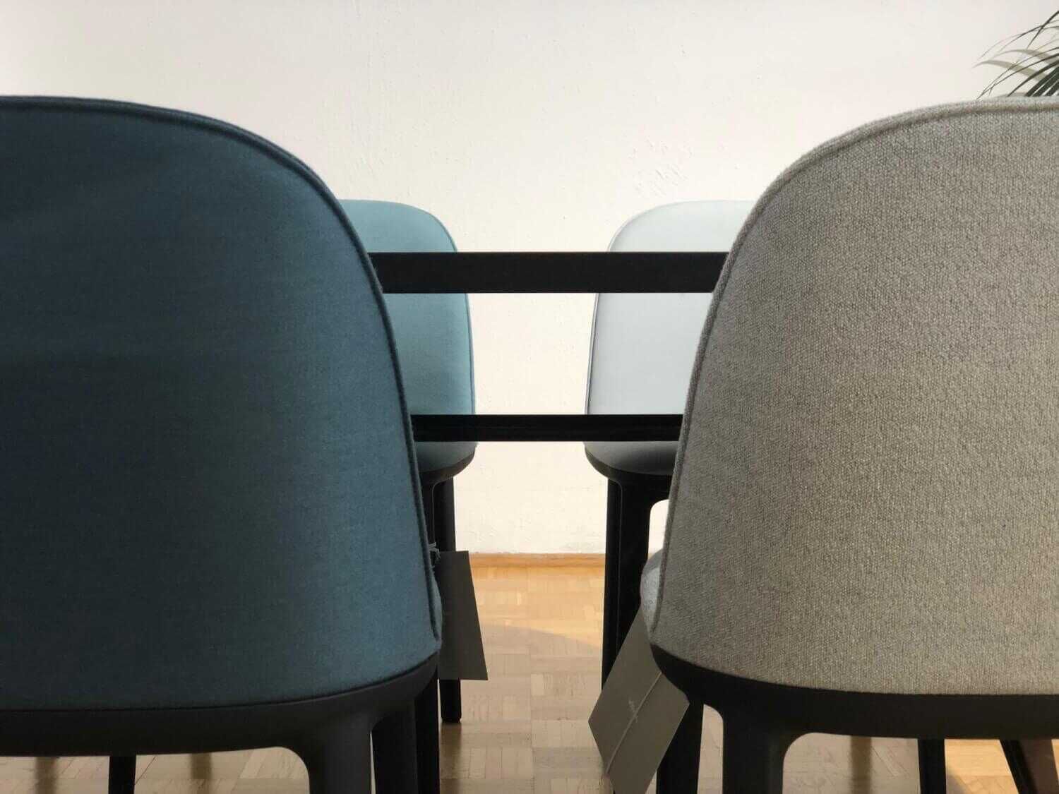 Vitra - Esstischgruppe Tisch EM Table Jean Prouvé mit 6 Softshell Side Chairs - 8