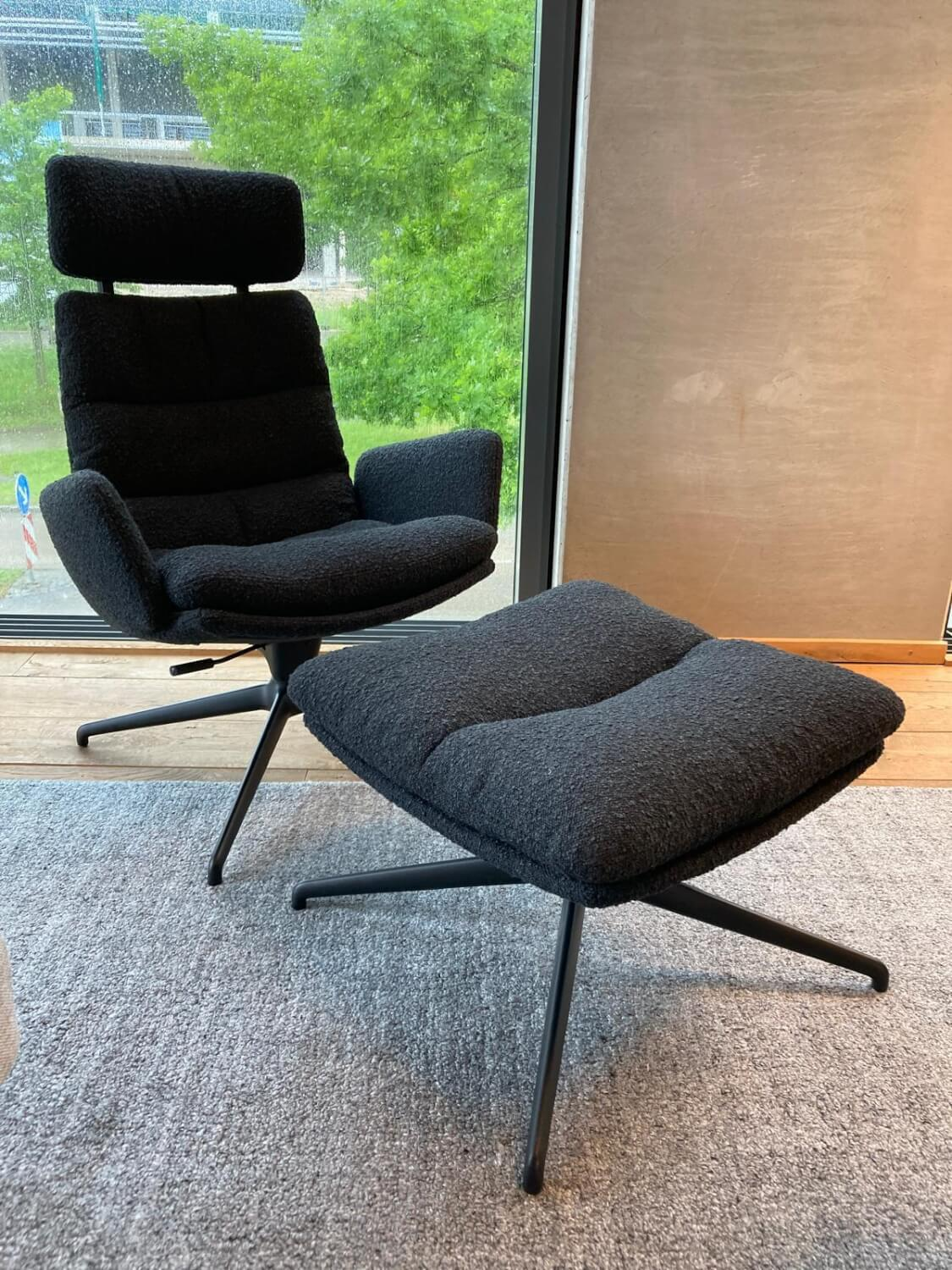 KFF - Lounge Sessel Arva Stoff Ascot Schwarz 2407 Sternfuß Struktur Schwarz Mit Wippmechanismus Inklusive Hocker - 6