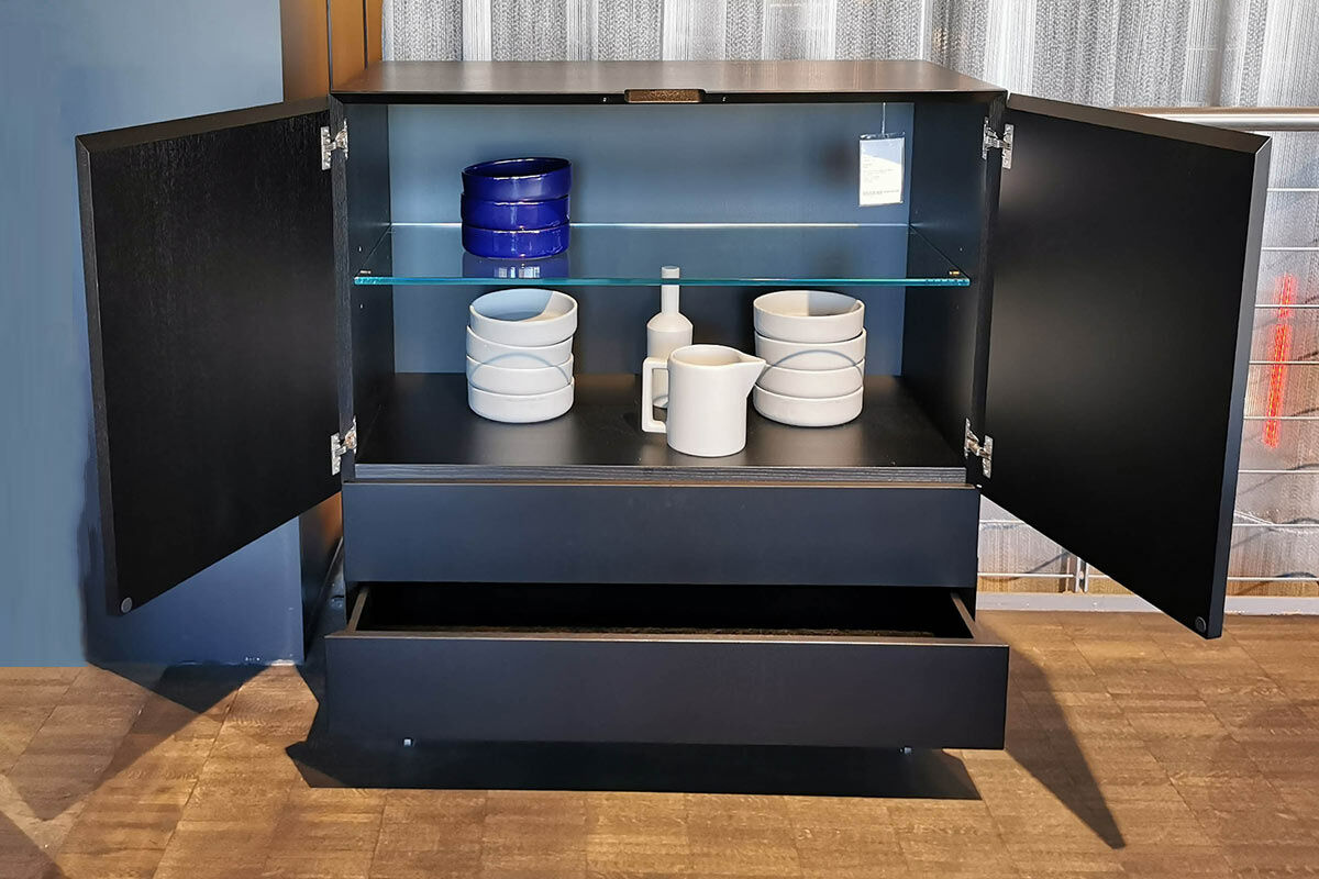 Flexform - Kommode Piuma Esche Ebenholzfarben Gebeizt Füße Aluminium Brüniert - 6