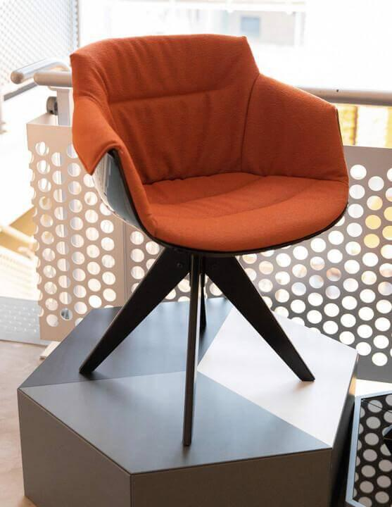 Stuhl Flow Chair Slim Bezug Stoff Parigi 11 Orange Meliert Gestell Stahl Graphitgrau Matt
