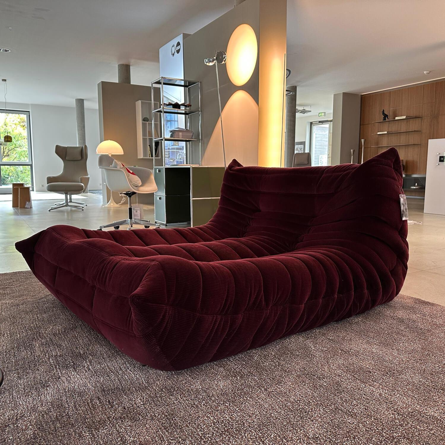 Ligne Roset - Liegesofa Togo Stoff Cordoue 2 Aubergine Rot Violett - 6