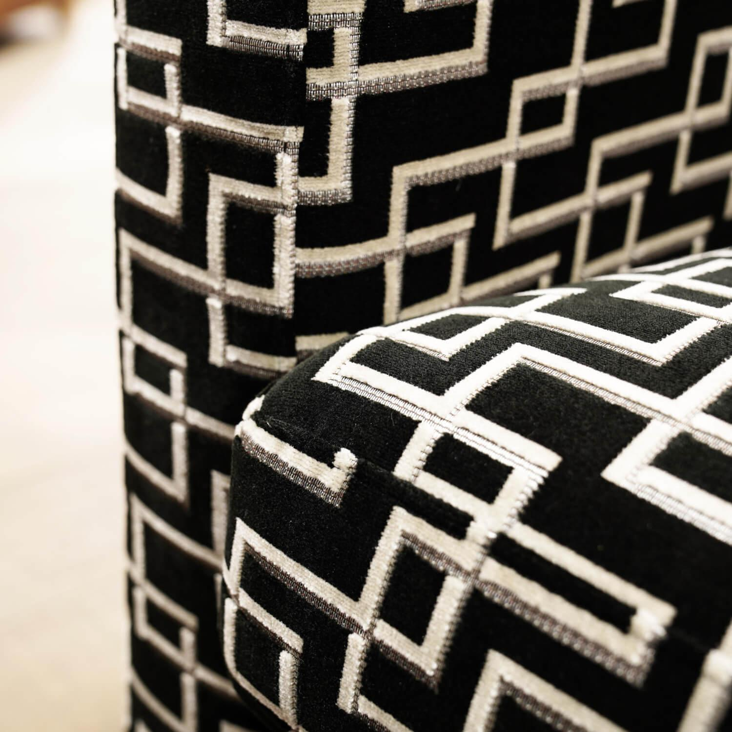 Lambert - Sofa Bella Bezug Stoff 83567 Eileen Schwarz/Grau Rahmen Und Füße Massivholz Schwarz Gebeizt - 6