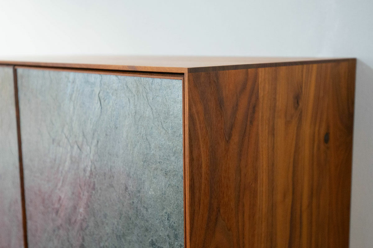Scholtissek - Schrank Alleskönner Korpus Astiger Nussbaum Naturgeölt Schieferfront Ocean Green - 5