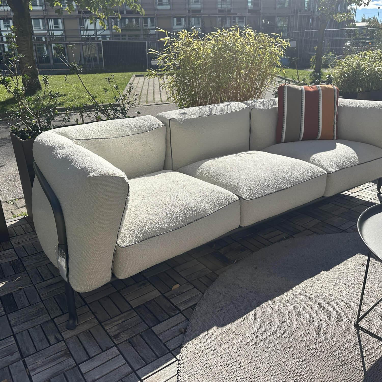 B&B Italia - Outdoor Sofa Borea Stoff Larice Bast 102 Lusso Beige Gestell Aluminiumblech Metall Anthrazit Lackiert Mit Abdeckung - 4
