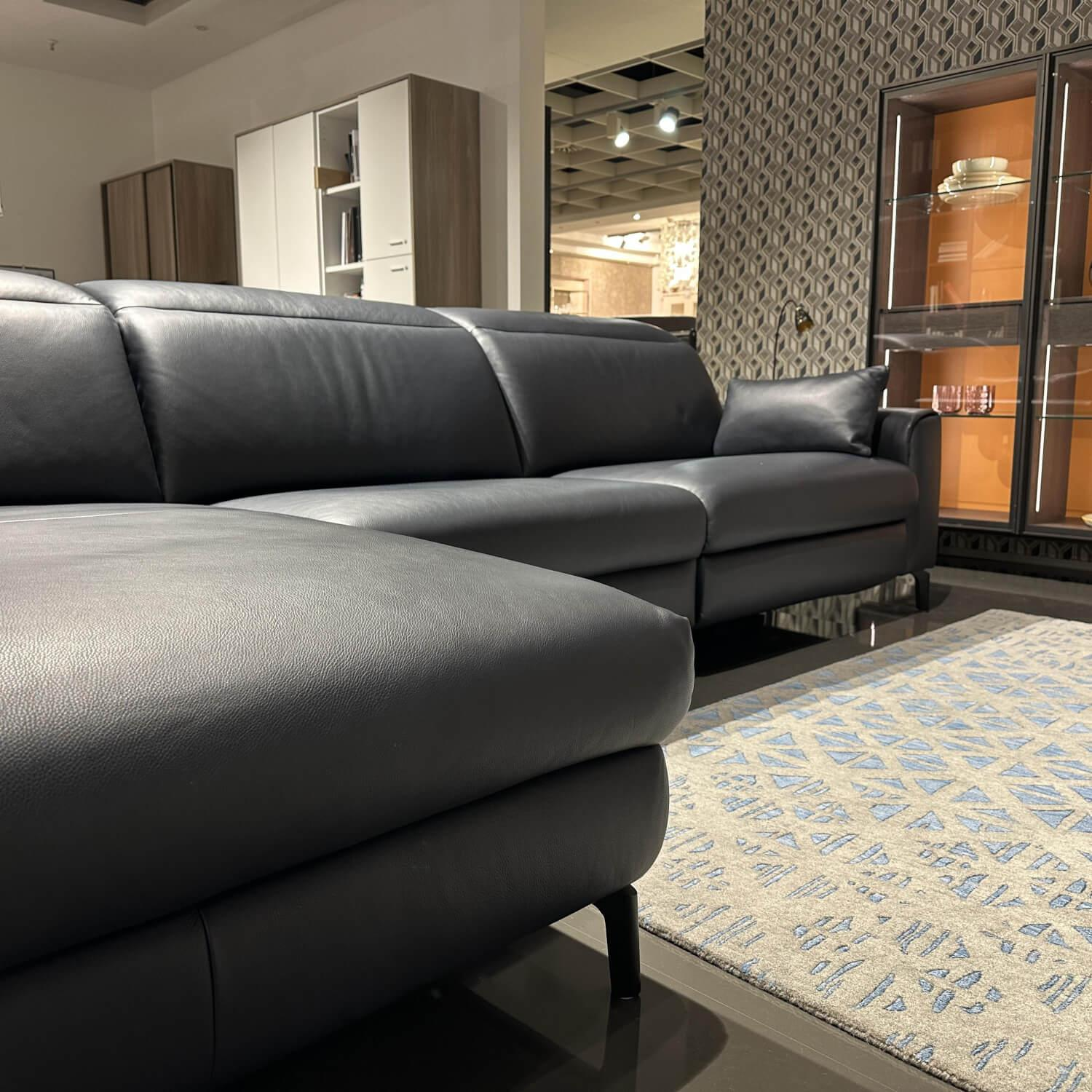 WK Wohnen - Ecksofa WK 660 Venosa LC 300 Leder Montana Night Schwarz Füße Black 01 Inklusive Kissen - 10