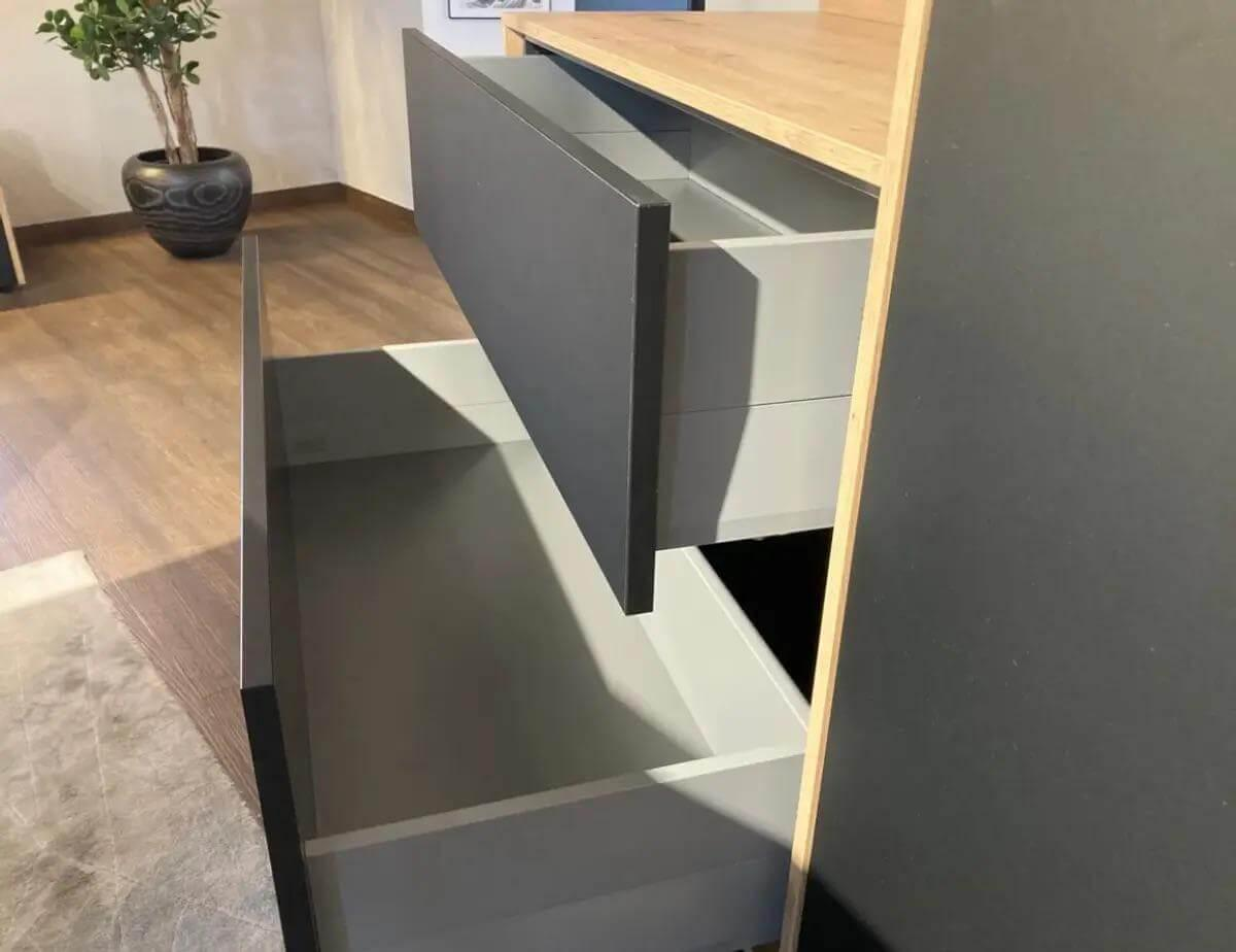 Global - Sideboard FMA Wildeiche Natur Nachbildung Front Lack Onyxschwarz Matt Metallfüße Schwarz - 2