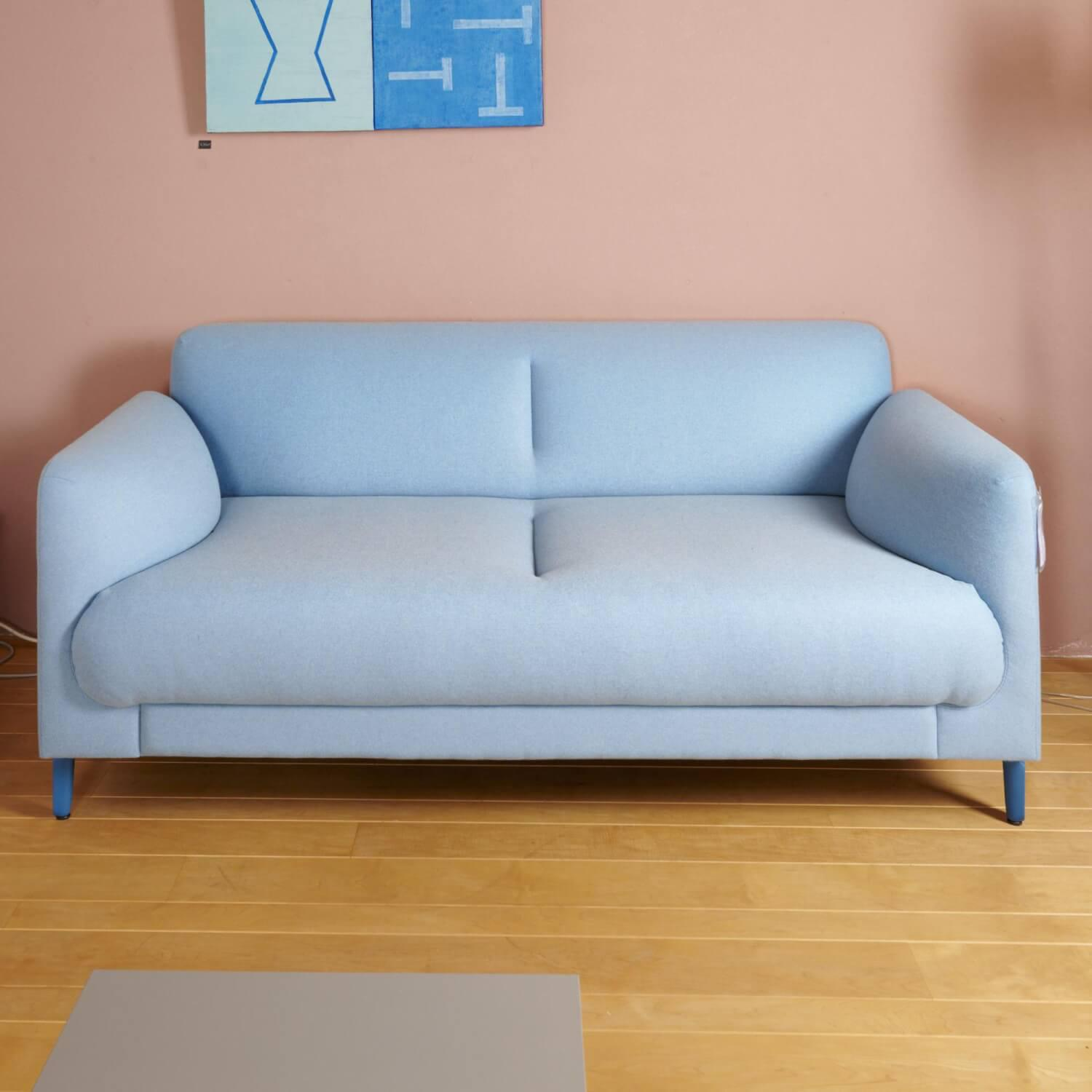Sofa Figura LA 302 Stoff BB 582 Nee Blau Füße Pulverbeschichtet P59 Azure Blue
