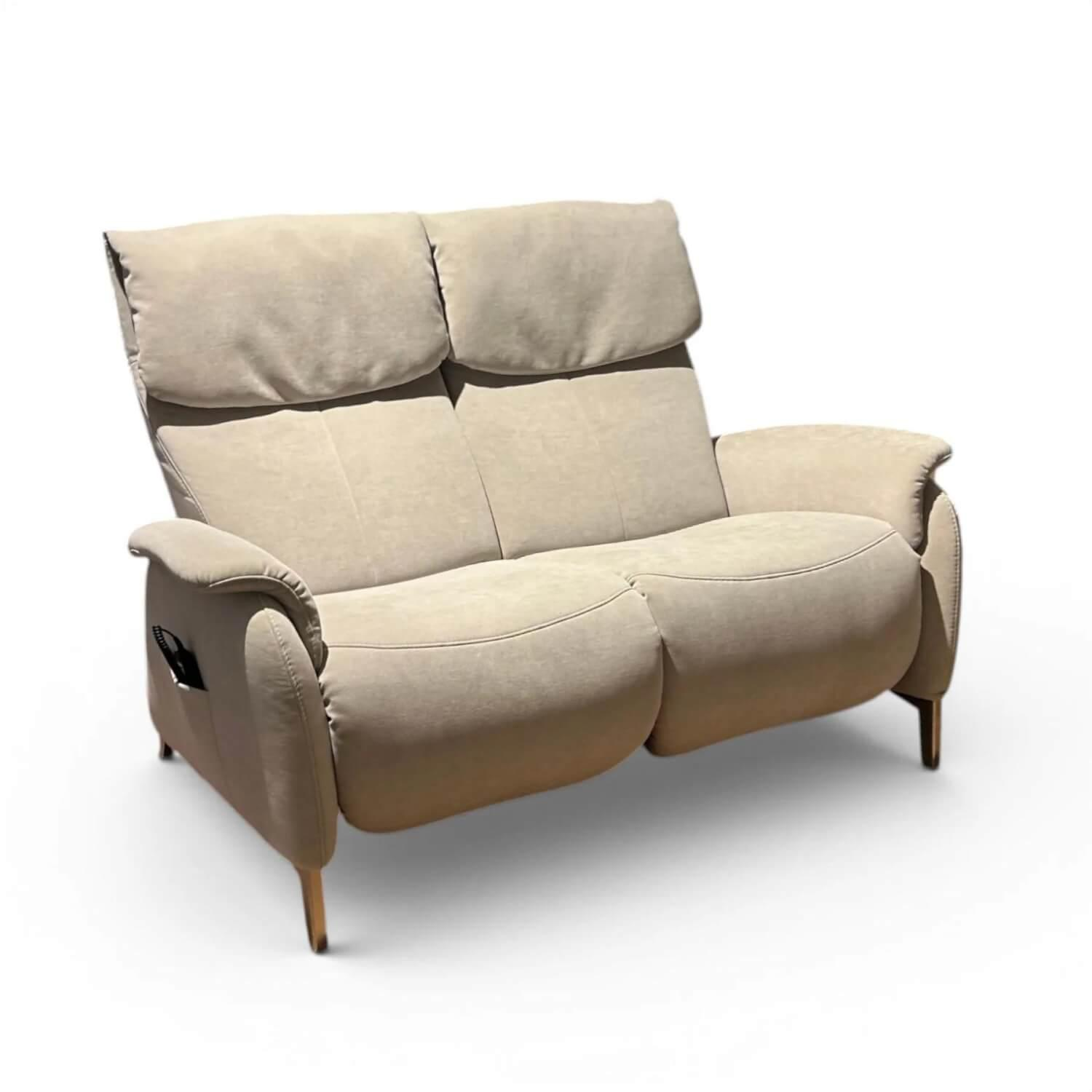 himolla - Sofa 4868 Cumuly Stoff Nuvano Cloud Beige Füße Metall Edelstahloptik Inkl. Elektr. Wall-Free-Beschlag, Elektr. Kopfteilverstellung, Sitzneigungsverstellung - 1