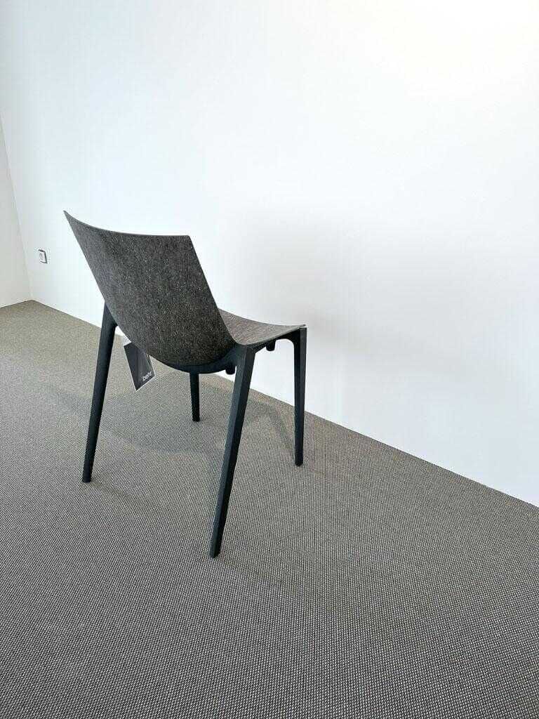 Stapelbarer Stuhl Zartan Eco aus Recyclingholz Grau