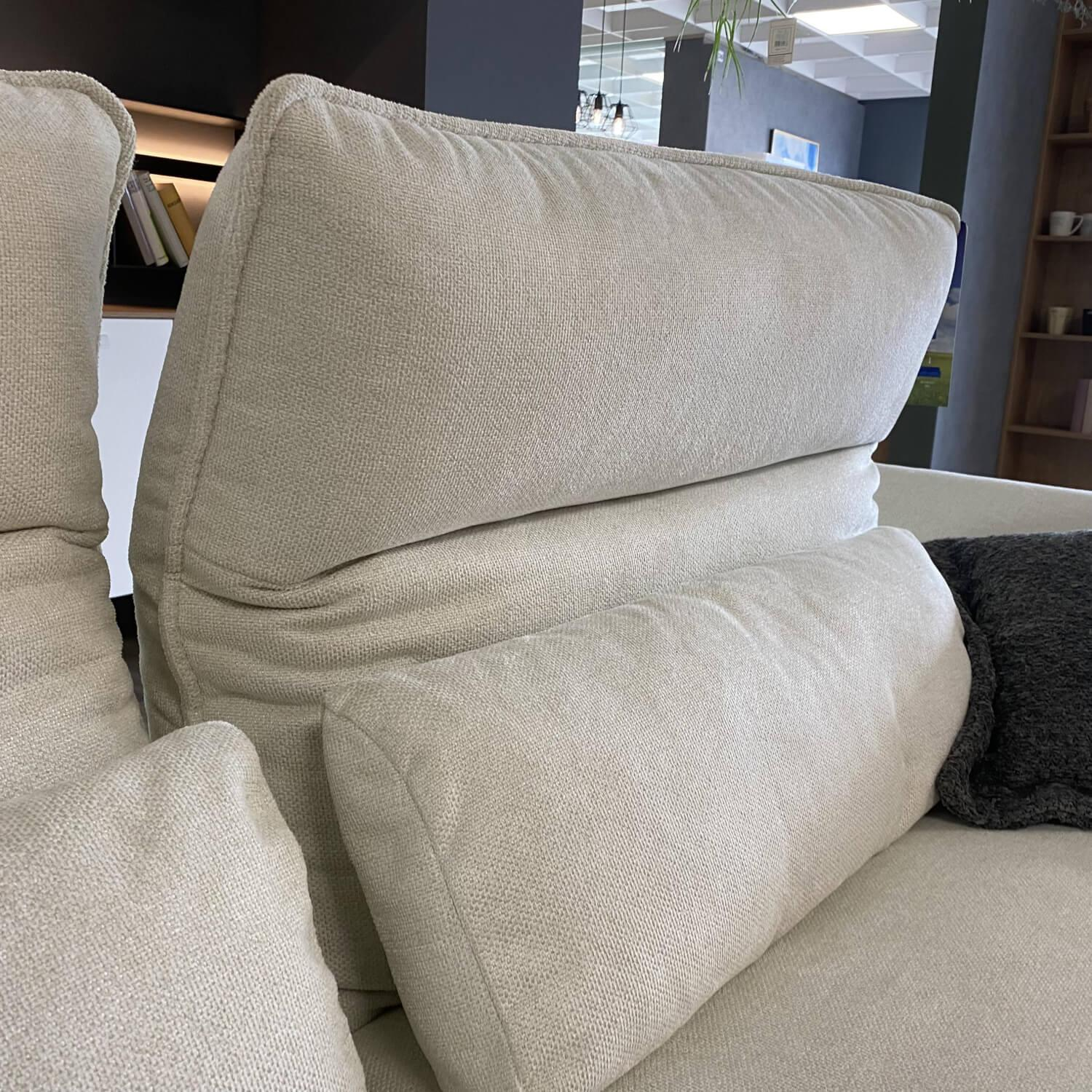 Hukla - Ecksofa Henner Stoff Cyber Cyber Natur Grau Beige Creme Gestell Und Füße Edelstahl Lackiert Schwarz Mit Elektrischer Fußablage Inklusive Hocker Und 4 Kissen - 2