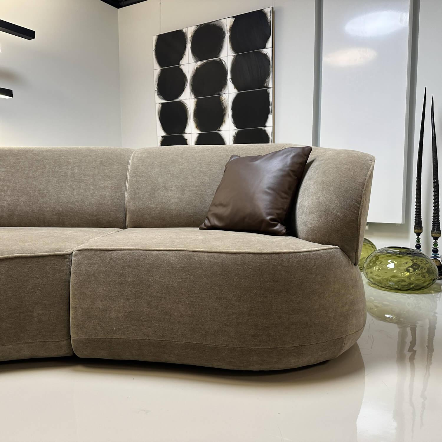 Bielefelder Werkstätten - Sofa Nimbo Stoff Savoy BW 1792-323 Taupe mit 3 Kissen - 3