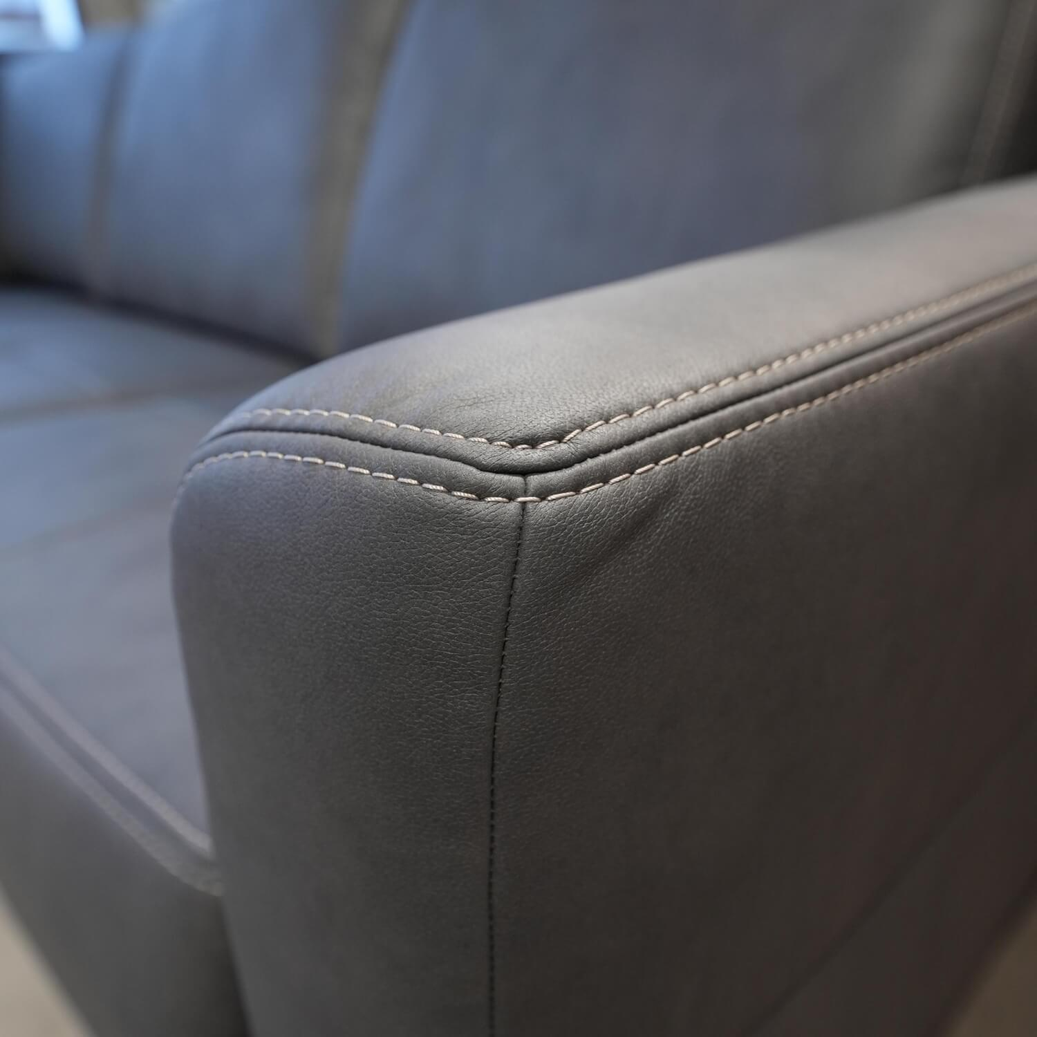 Zehdenick - Ecksofa Cassius Stoff Galero Slate Grau Kufe K001 Schwarz Mit Kopfstützen Und WallAway Funktion - 5