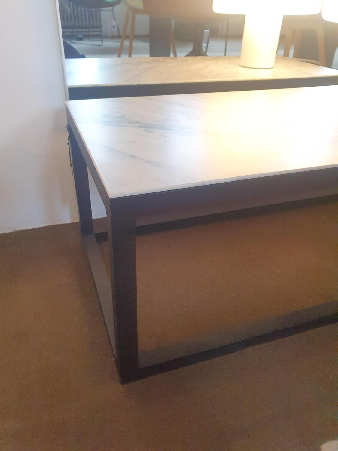 Cassina - Beistelltisch Note Platte Cararra Marmor Weiß Gestell Eiche Schwarz Gebeizt - 4