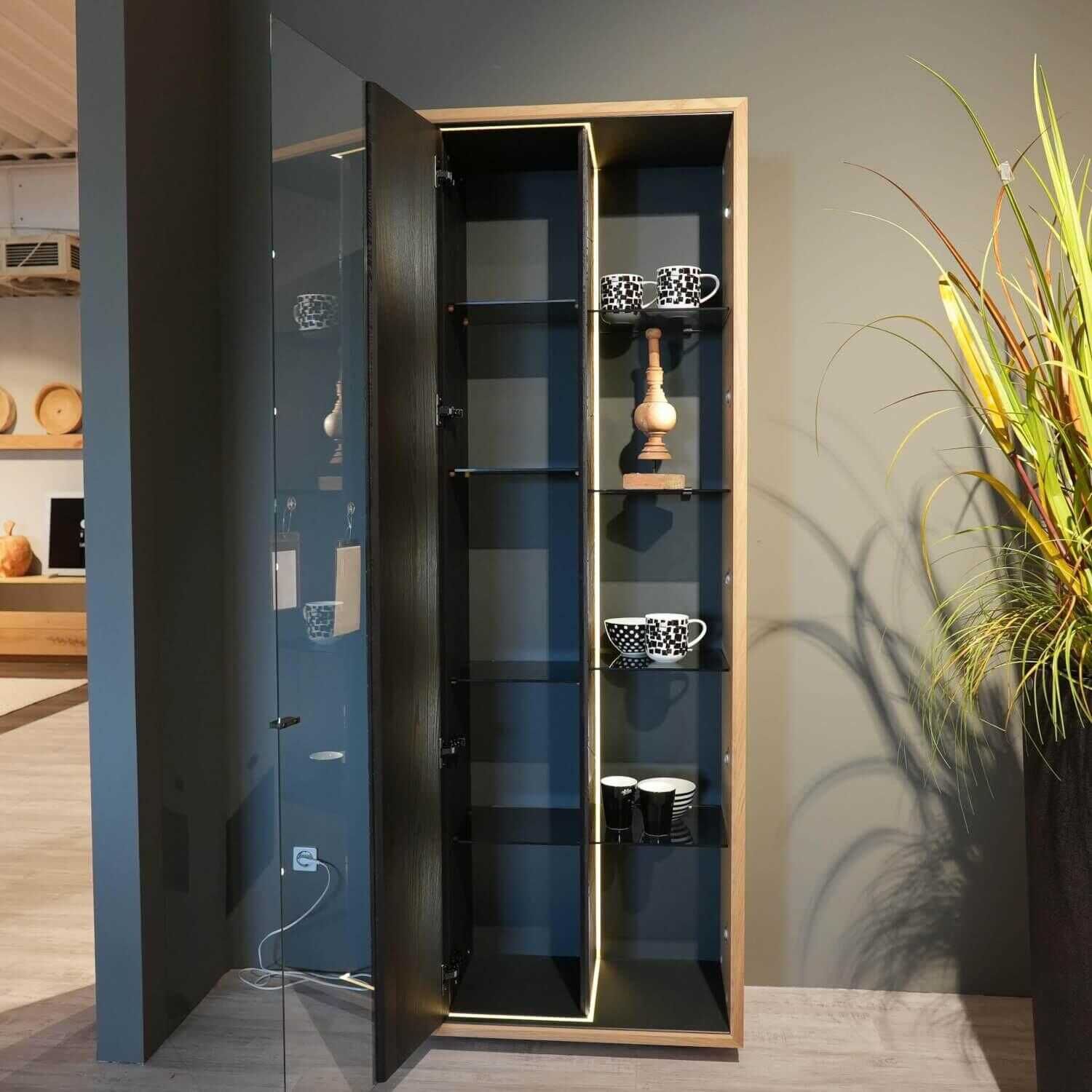 Voglauer - Vitrine V-Aura Eiche Select Geölt Lärche Schwarz Strukturiert - 1