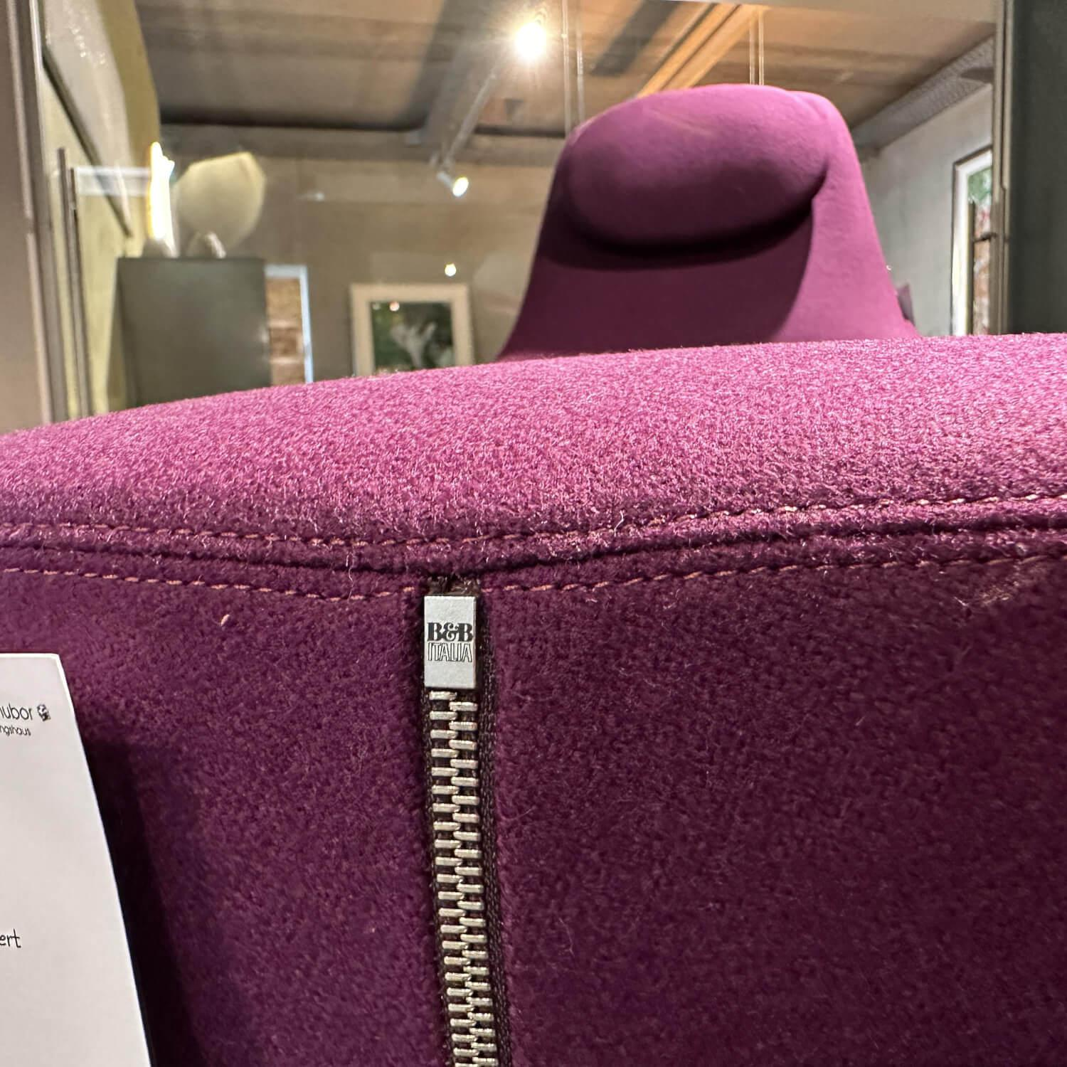 B&B Italia - Sessel Harbor Stoff Veilchen Violett Drehgestell Grau Metallisiert Mit Tablett Eiche Schwarz Gebürstet Kopfkissen Und Hocker - 3