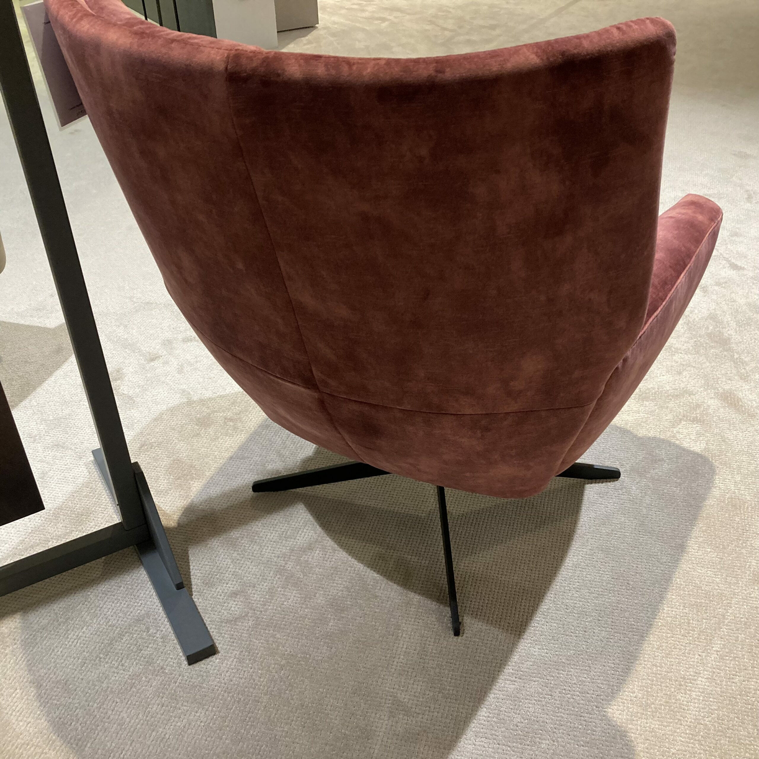 Comfort Republic - Drehsessel Maximilian Textilgewebe Ispra Winered Rot Kreuzfuß Schwarz - 3