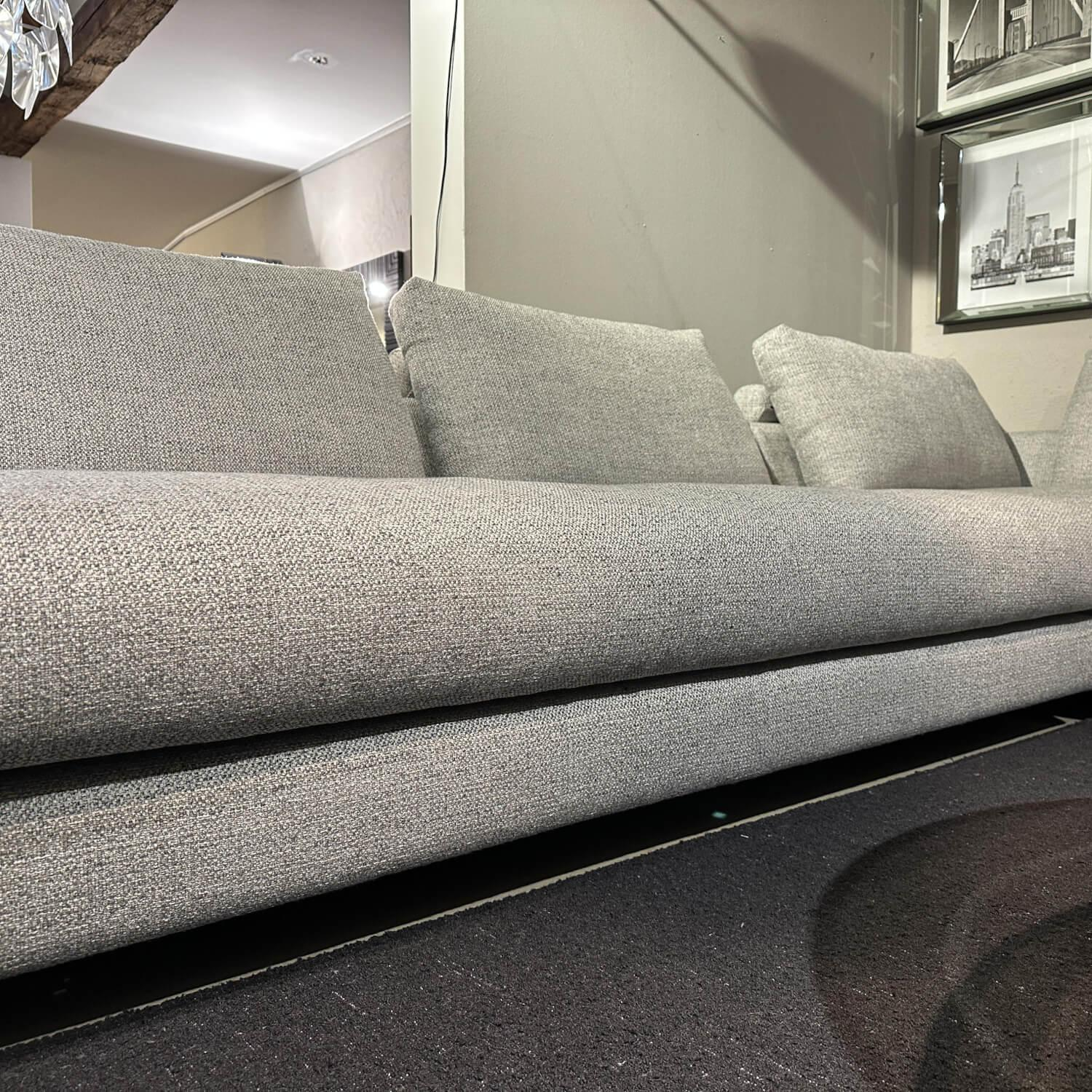 Violetta - Ecksofa Vesna Stoff M107 22 Lichtgrau Mit Verdeckten Gleitern Inklusive 4 Rückenkissen Mit Rollen - 12