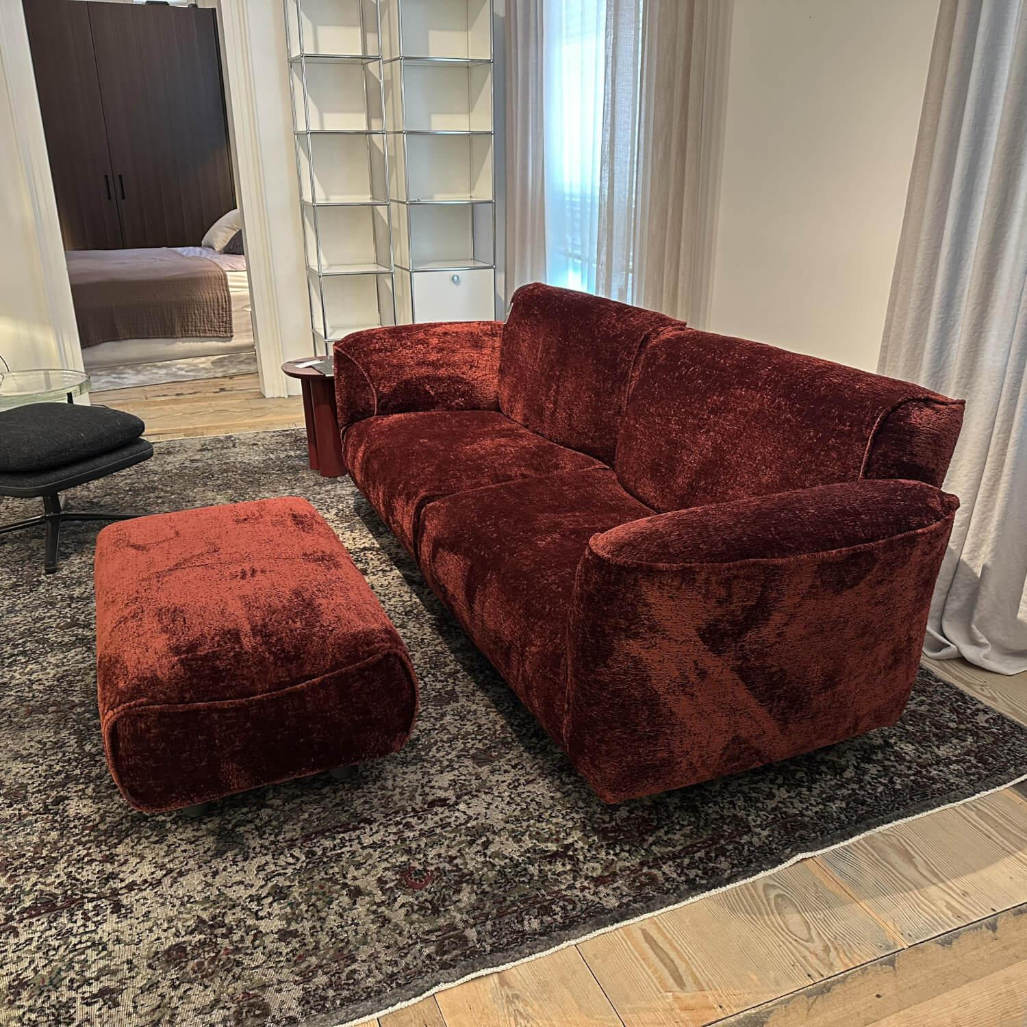 Edra - Sofa Grand Soffice Stoff 8214 57 Soft Nest Rot Polsterung Gellyfoam Und Daune Inklusive Hocker - 8