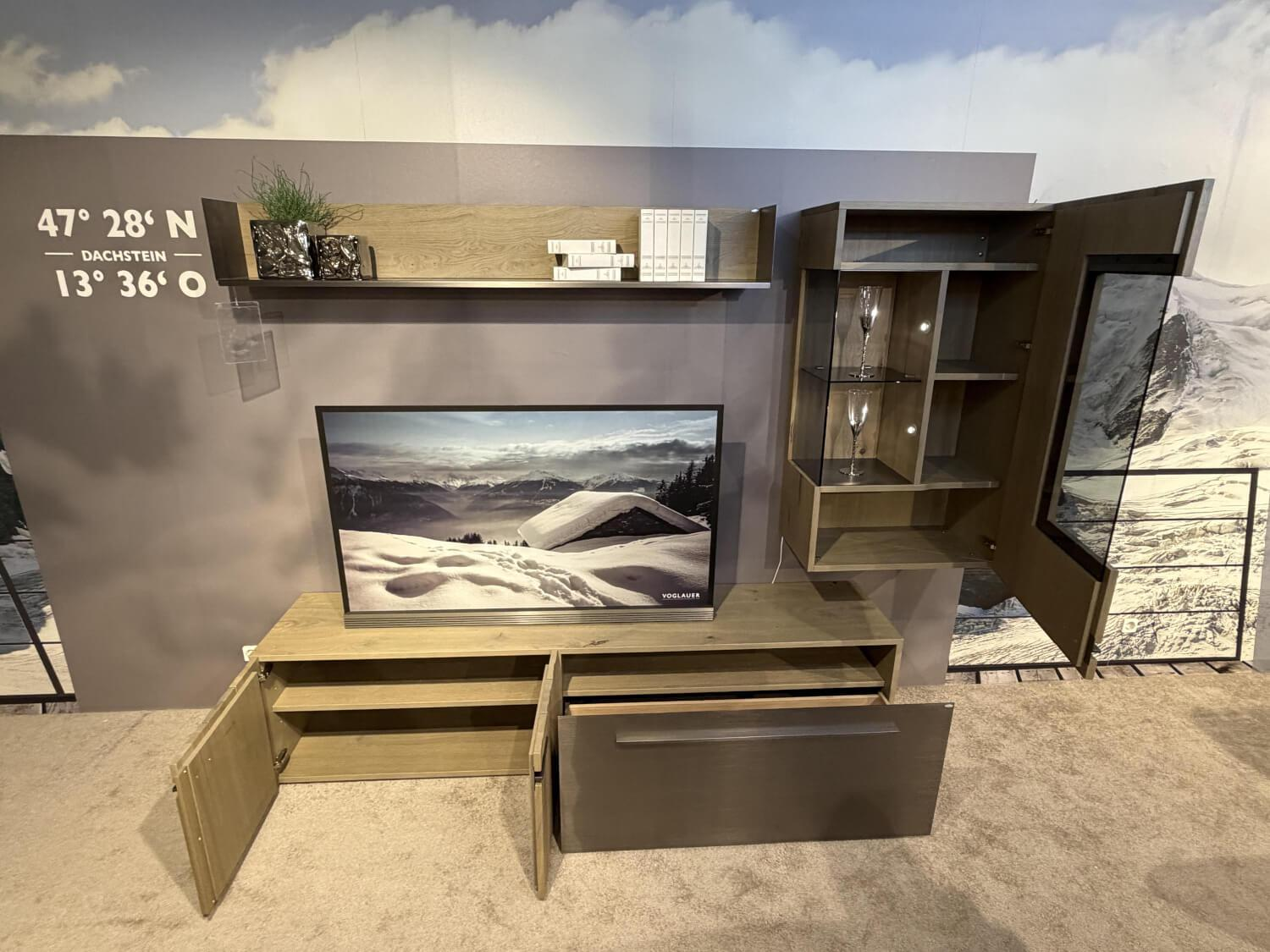 Voglauer - Wohnwand V-Galvino Alteiche Rustiko Schwemmgrau Lackiert Metallakzent Mit LED Beleuchtung - 2