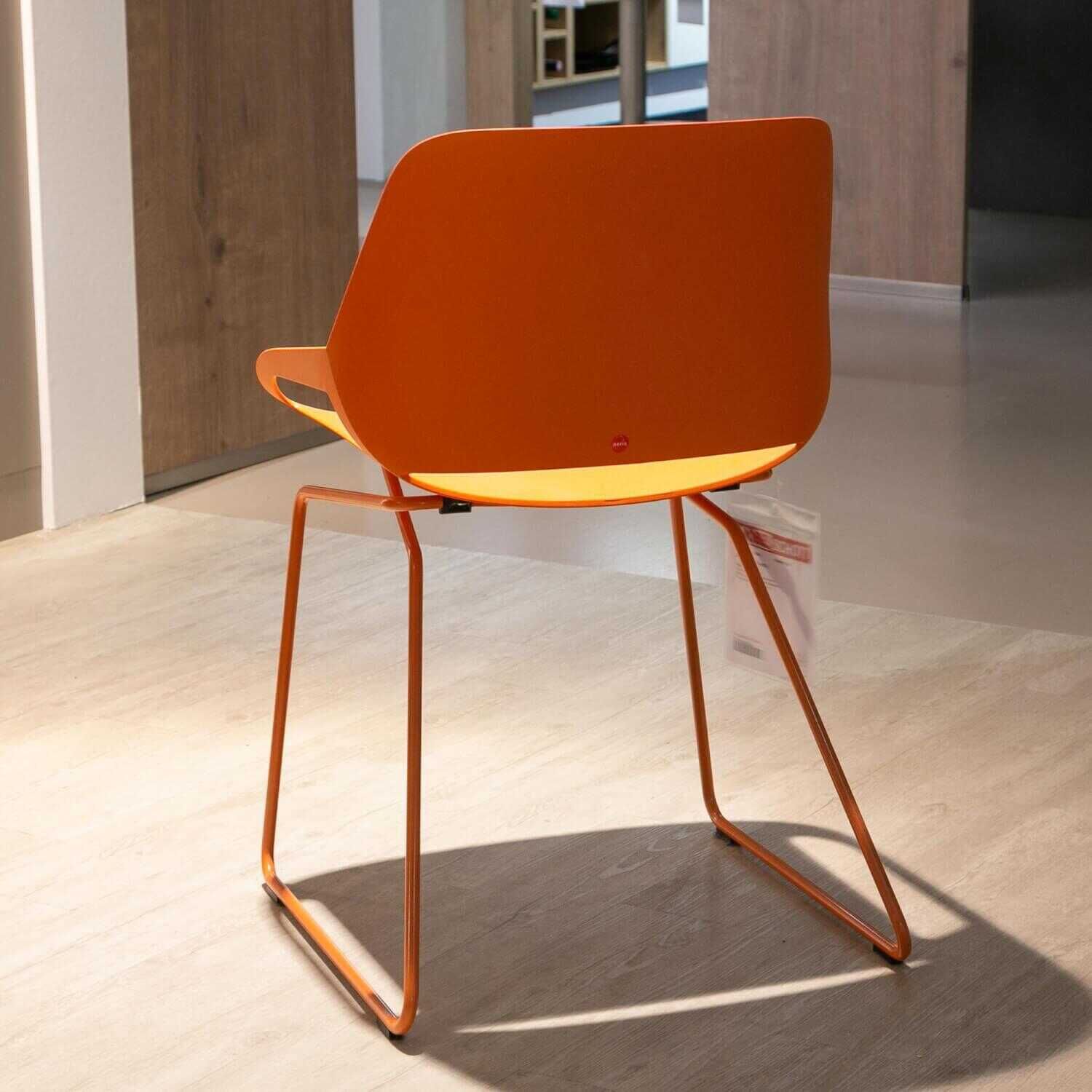 Stuhl Numo 1 Sitzschale Kunststoff Orange Gestell Orange