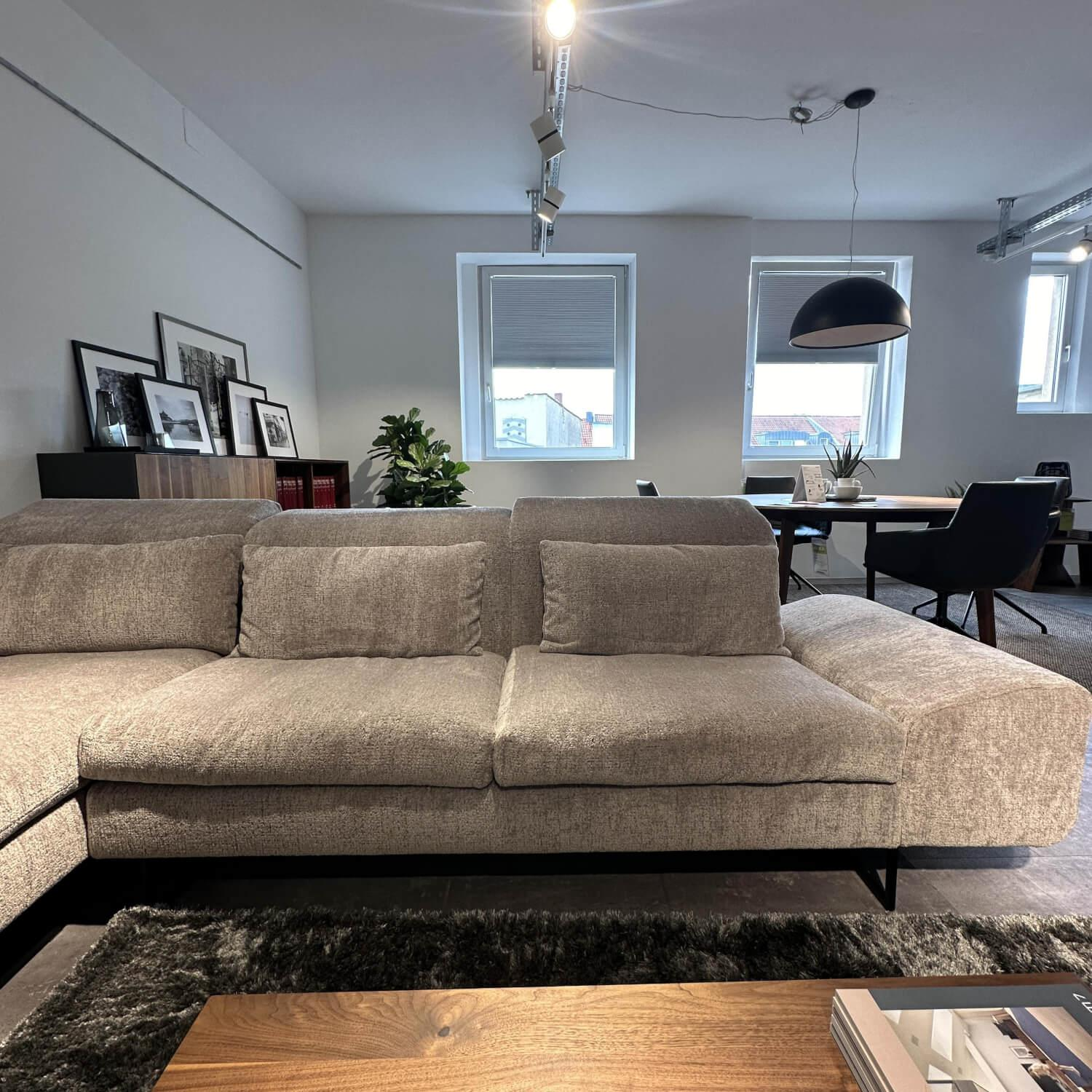 Brühl - Ecksofa Embrace Bezug Stoff 4401 92 Grau Abziehbar Metallfuß Schwarz Inklusive 4 Kissen - 6