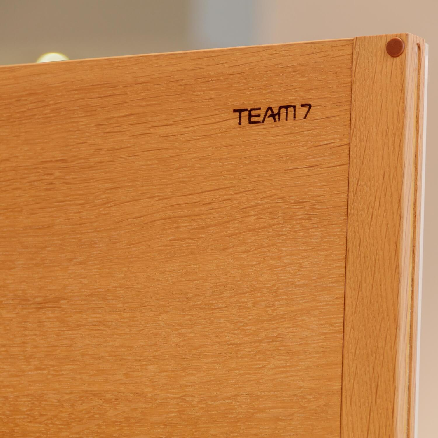 Team 7 - Vitrine Cubus Pure Eiche Weiß Geölt Farbglas Weiß Glänzend Mit Touch Beschlag - 3