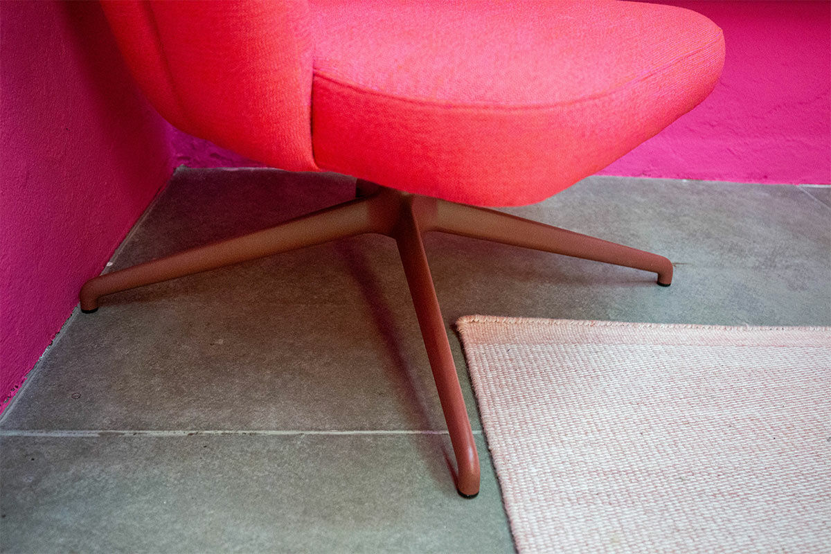 KFF - Sessel Gaia Lounge Stoff Rohi Arco Magenta Pink Gestell Metall Lackiert Bordeaux - 6