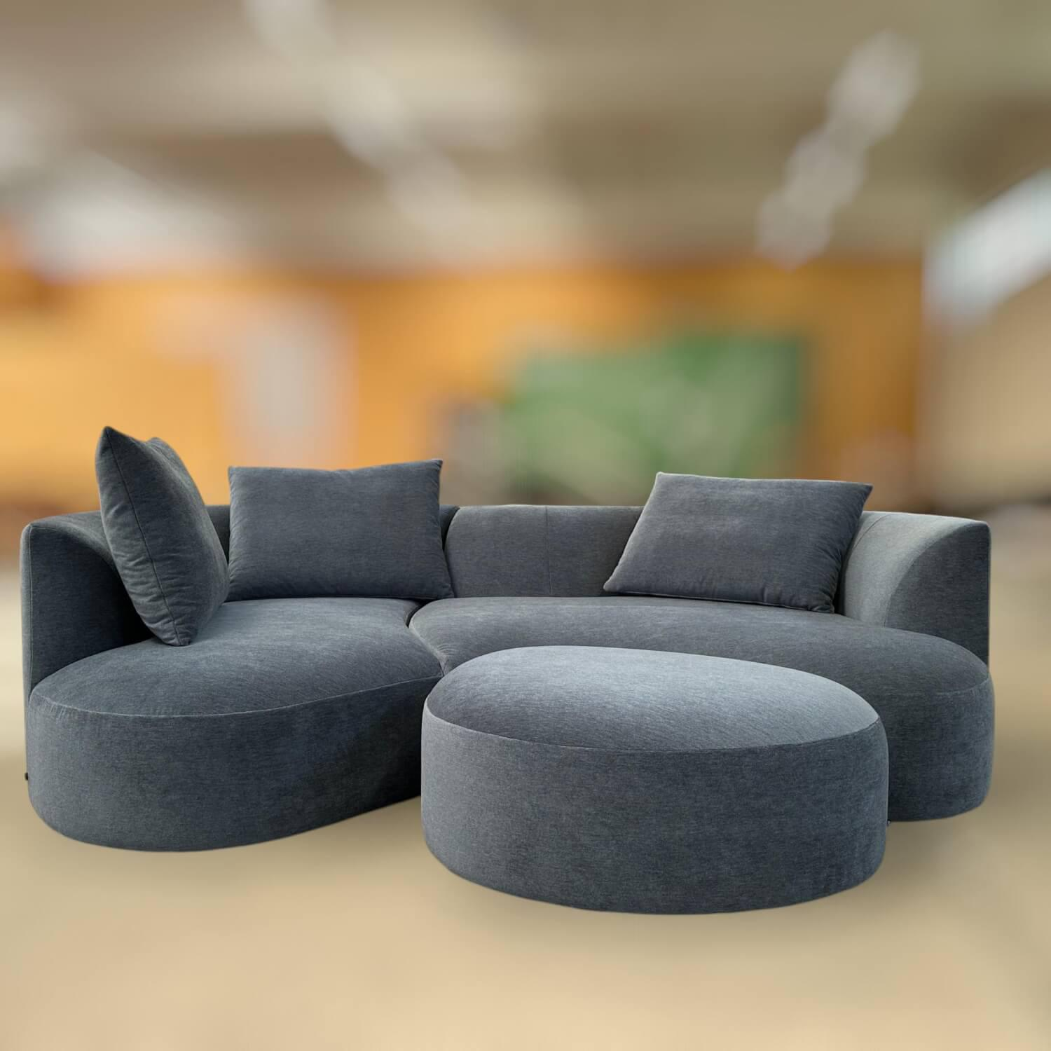 COR - Sofa Siwa Klein Stoff JAB Noblesse Blau mit 3 Rückenkissen und Hocker - 3