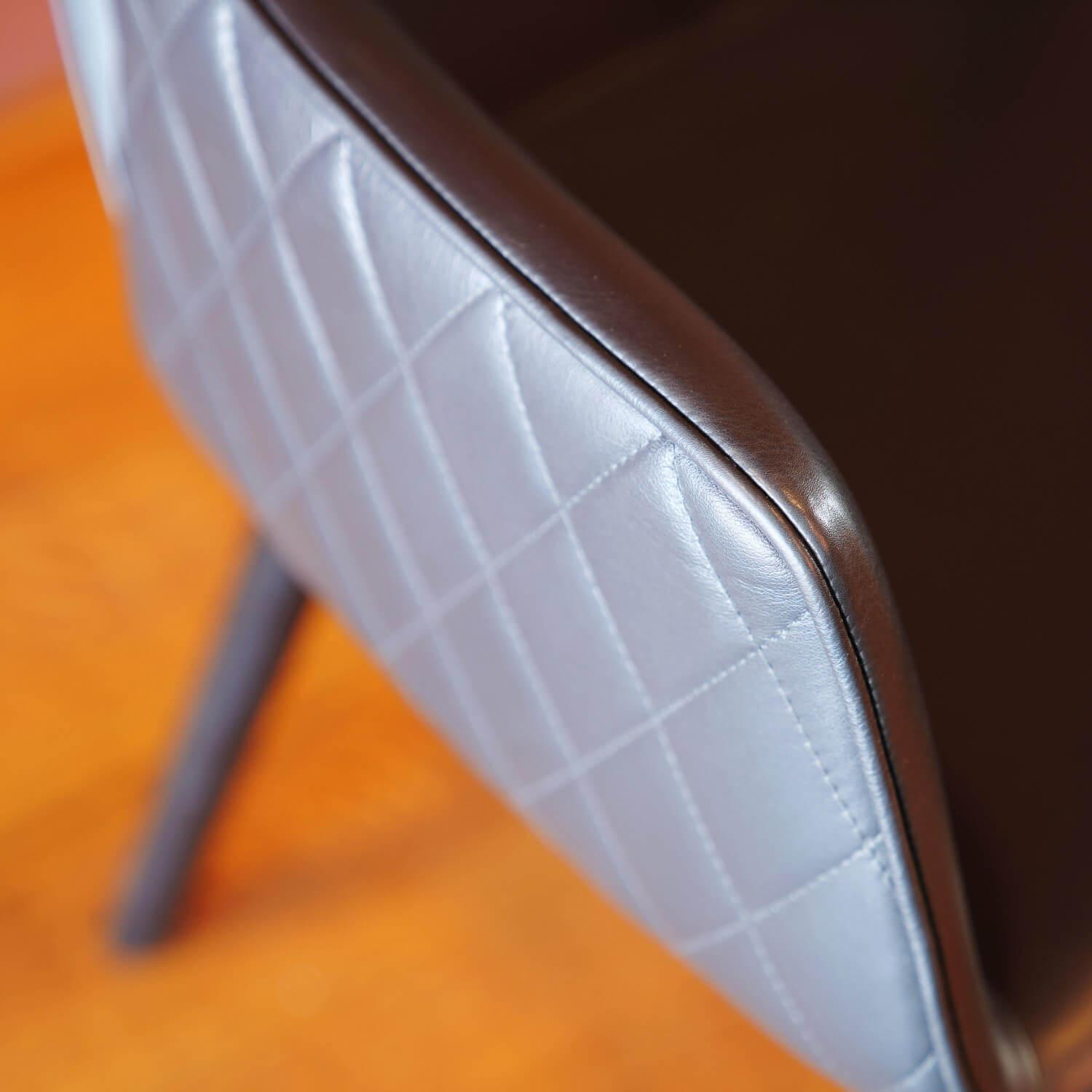 Freifrau - Armchair Amelie Variante Uni Leder Opium Carbon 80006 Rautensteppung Gestell Eiche Mit Kreuzzarge Schwarz - 12