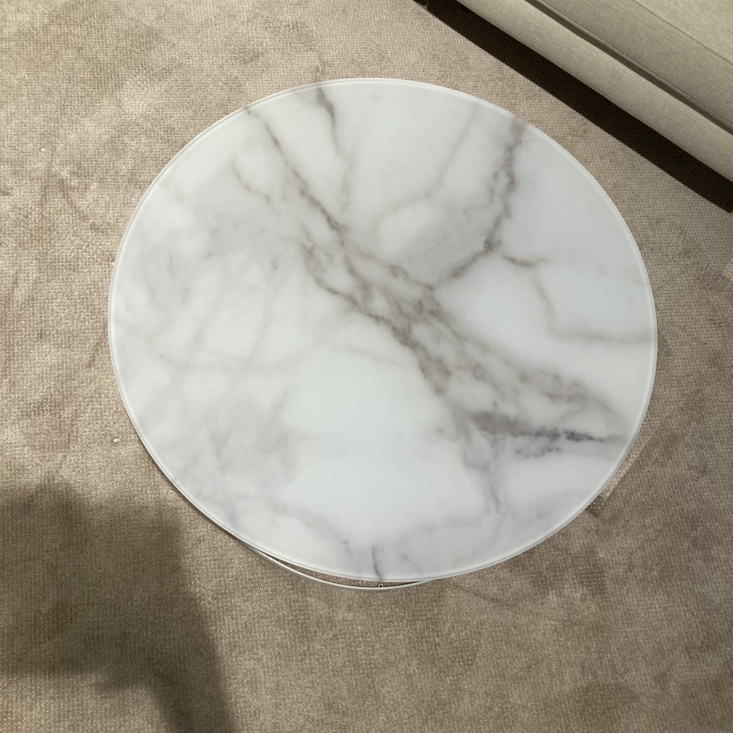 Ronald Schmitt Design - Couchtisch Candy Tischplatte Optiwhite Glas Nano Calacat Grau Weiß Gestell Flachstahl Pulverbeschichtet Weiß - 2