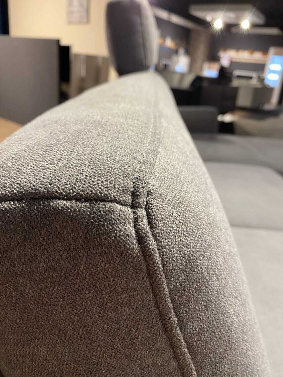 Steinpol - Ecksofa Angelo Stoff Olympia Clean Grau mit Kopfstütze - 19