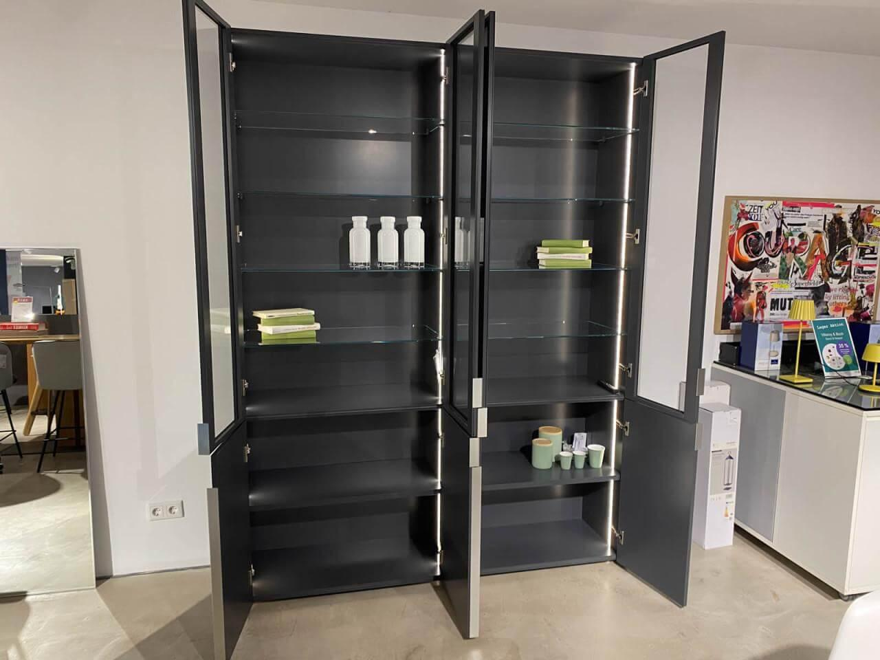 Interlübke - Vitrine Collect Lack Matt M21 Anthrazit Rückseite Klarglas Anthrazit Griffe Aluminiumfarbig Inklusive Beleuchtung - 8