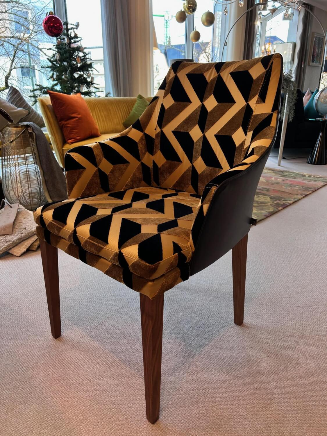 Bielefelder Werkstätten - 2er-Set Stuhl Saloni Stoff Jim Thompson Syncopation Topaz Schwarz Gold Rücken Leder Provonce Schwarz Fuß Nussbaum Geölt - 8