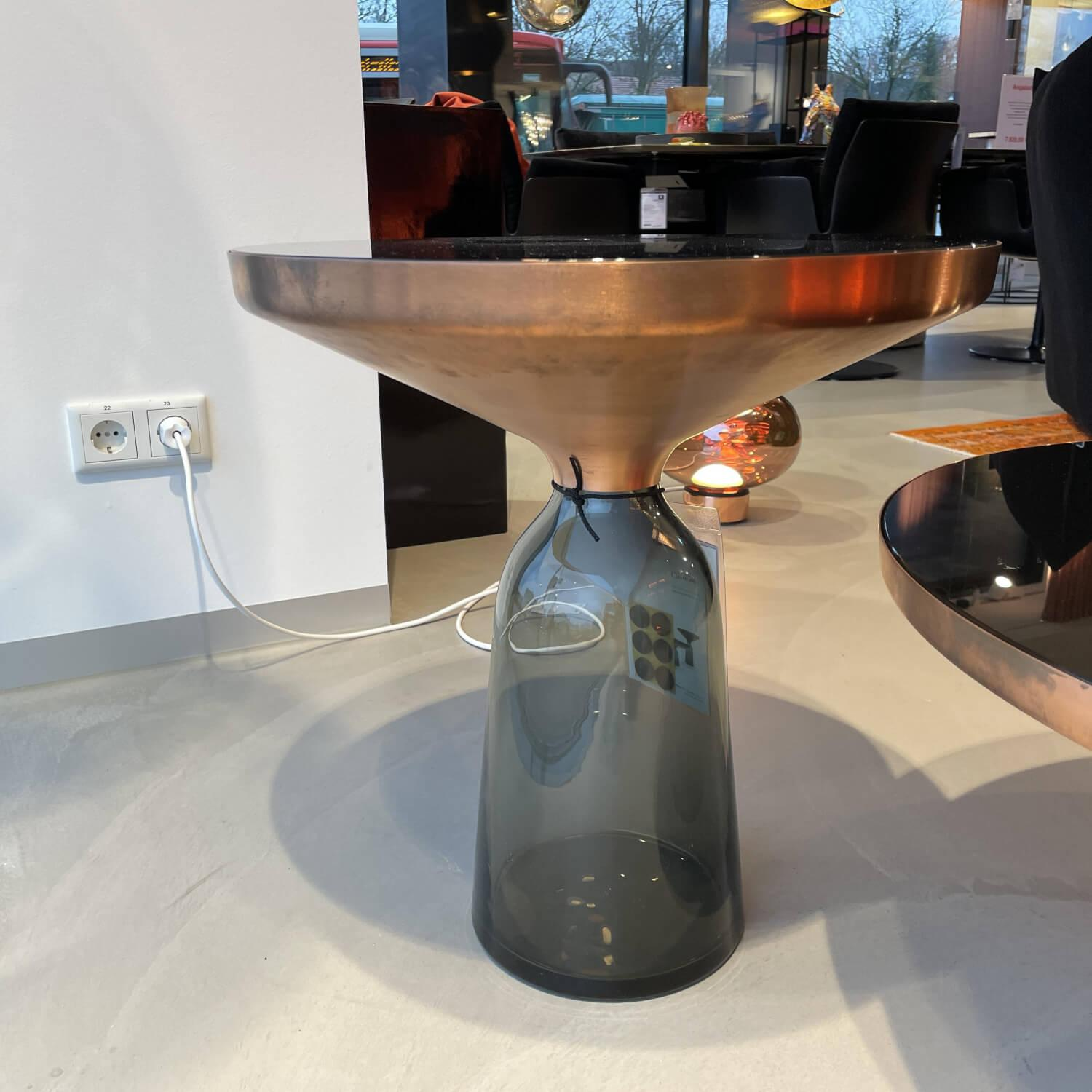 Beistelltisch Bell Side Table Kristallglas Schwarz Lackiert Metallaufsatz Kupfer Massiv