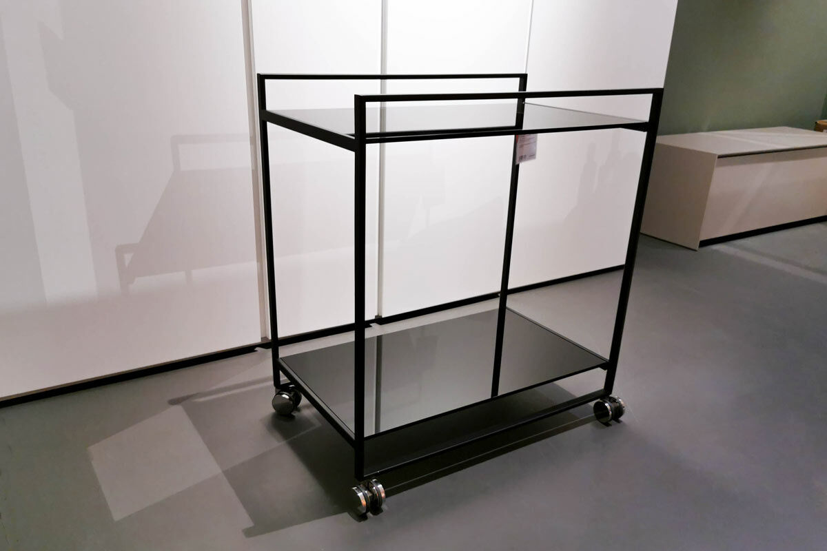 YOMEI - Servierwagen Flat Fix Ablegeplatte Glas Schwarz Gestell Edelstahl Schwarz Pulverlackiert mit Rollen - 7